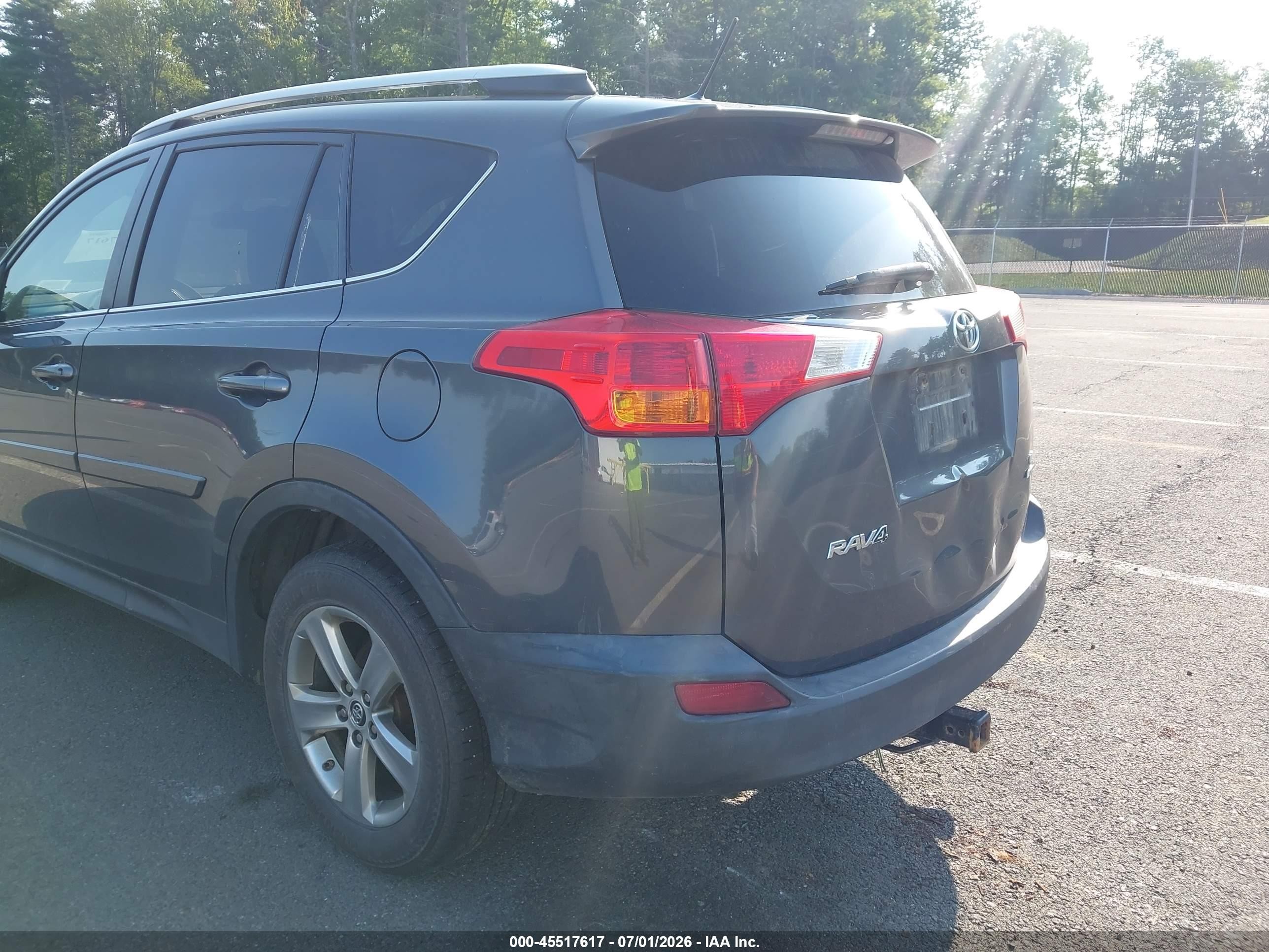 2015 Toyota Rav4 Xle Серый vin: 2T3RFREV4FW270108