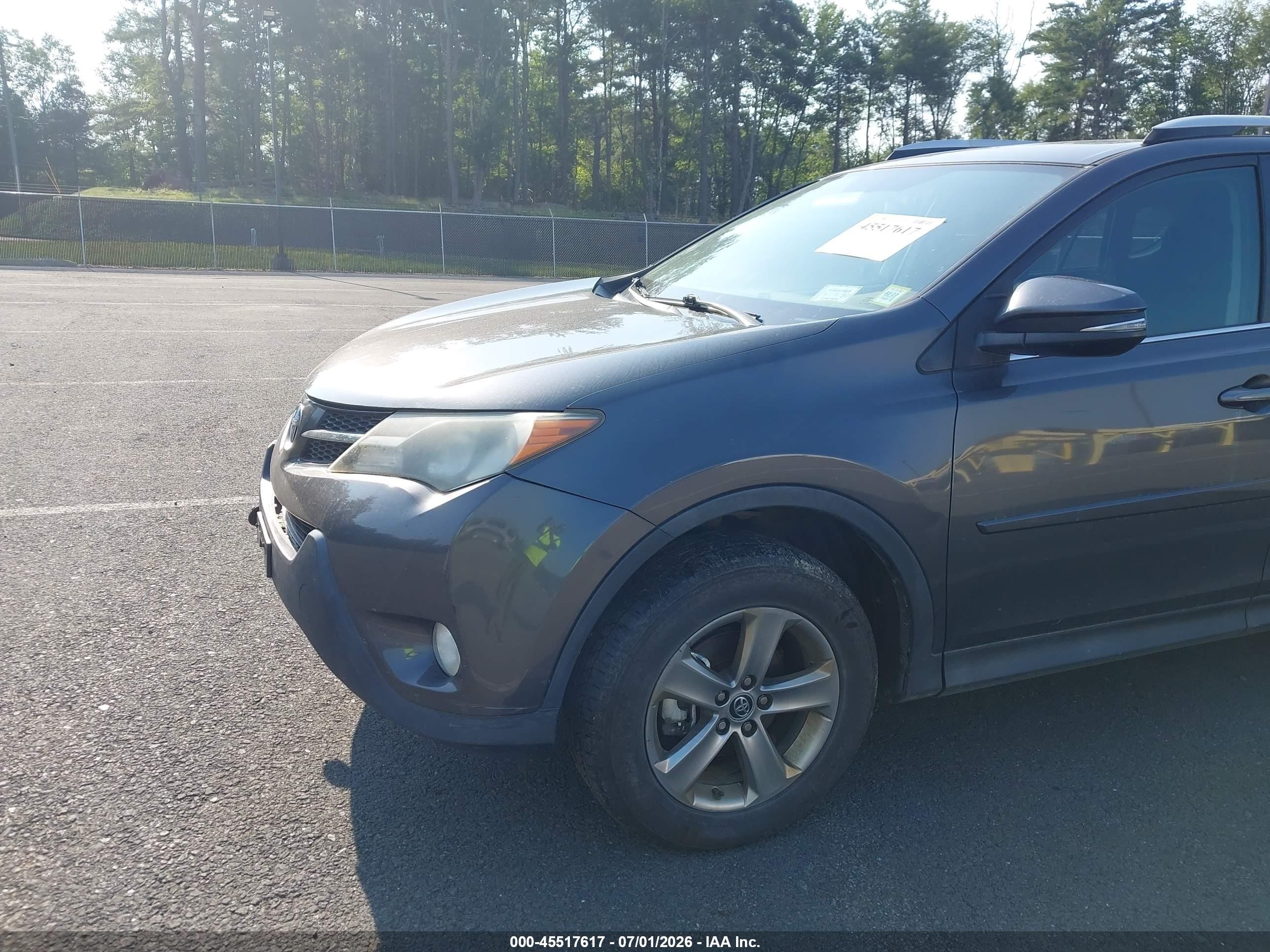 2015 Toyota Rav4 Xle Серый vin: 2T3RFREV4FW270108