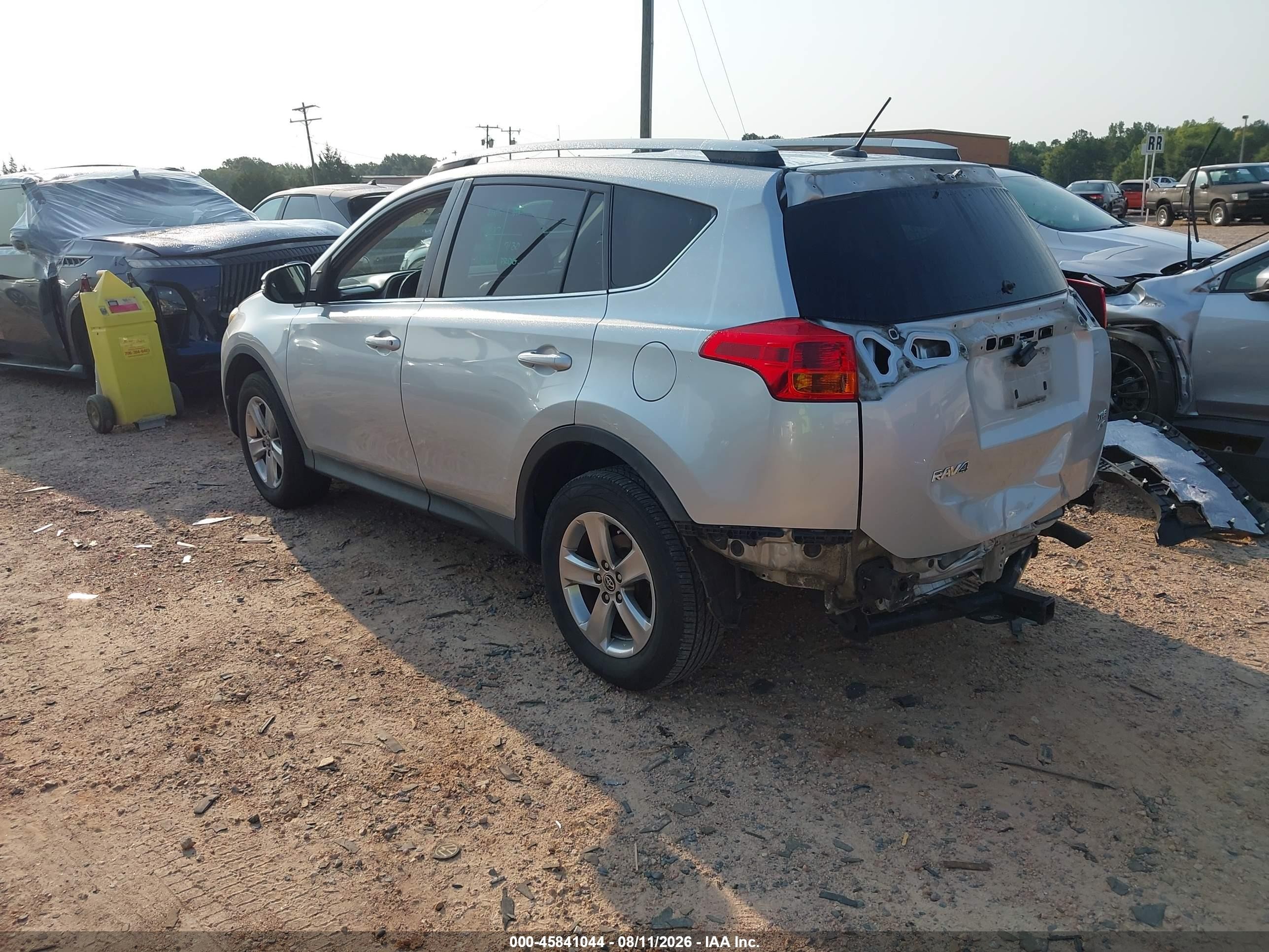2015 Toyota Rav4 Xle Серебряный vin: 2T3RFREV4FW343283