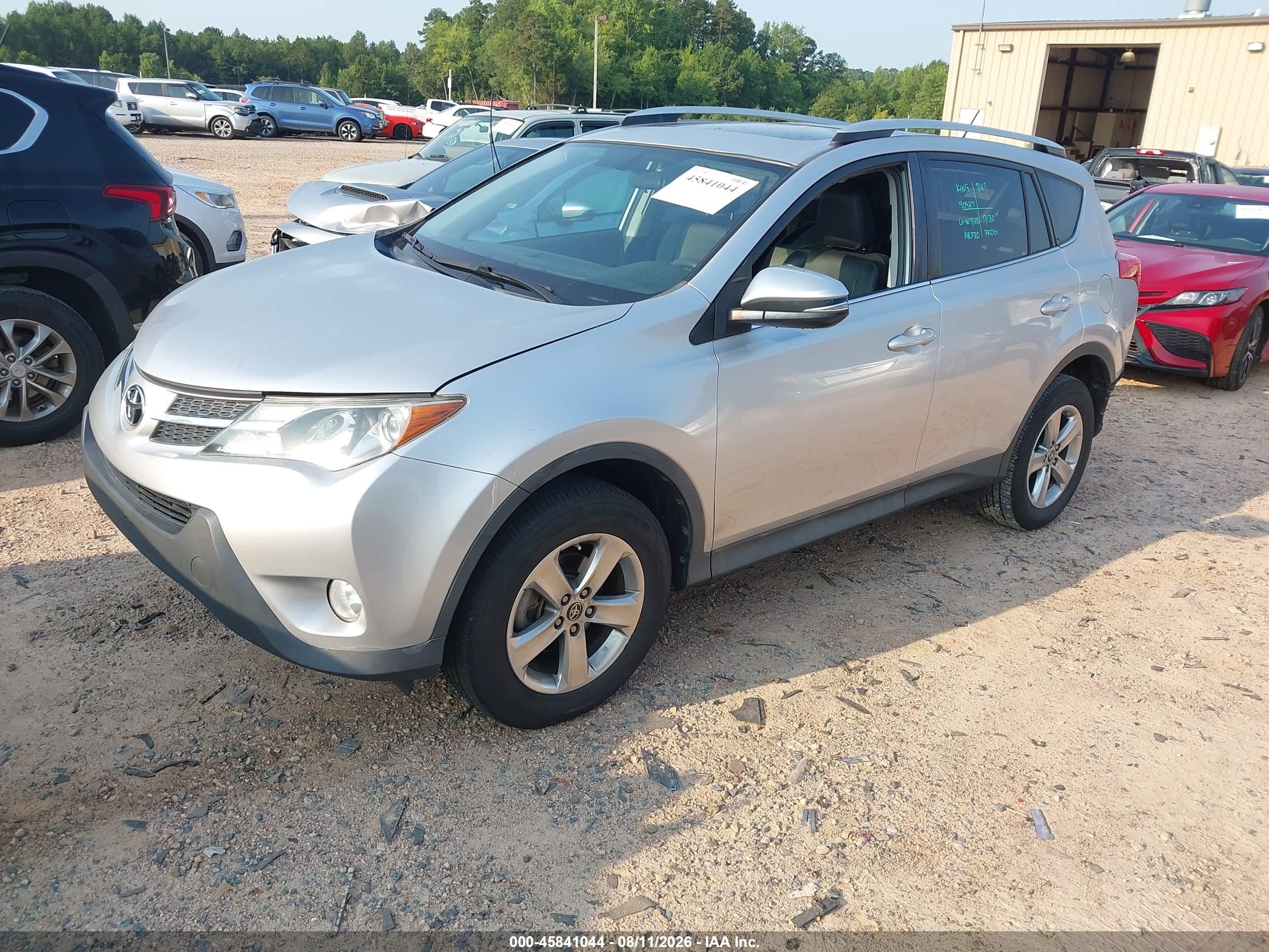 2015 Toyota Rav4 Xle Серебряный vin: 2T3RFREV4FW343283