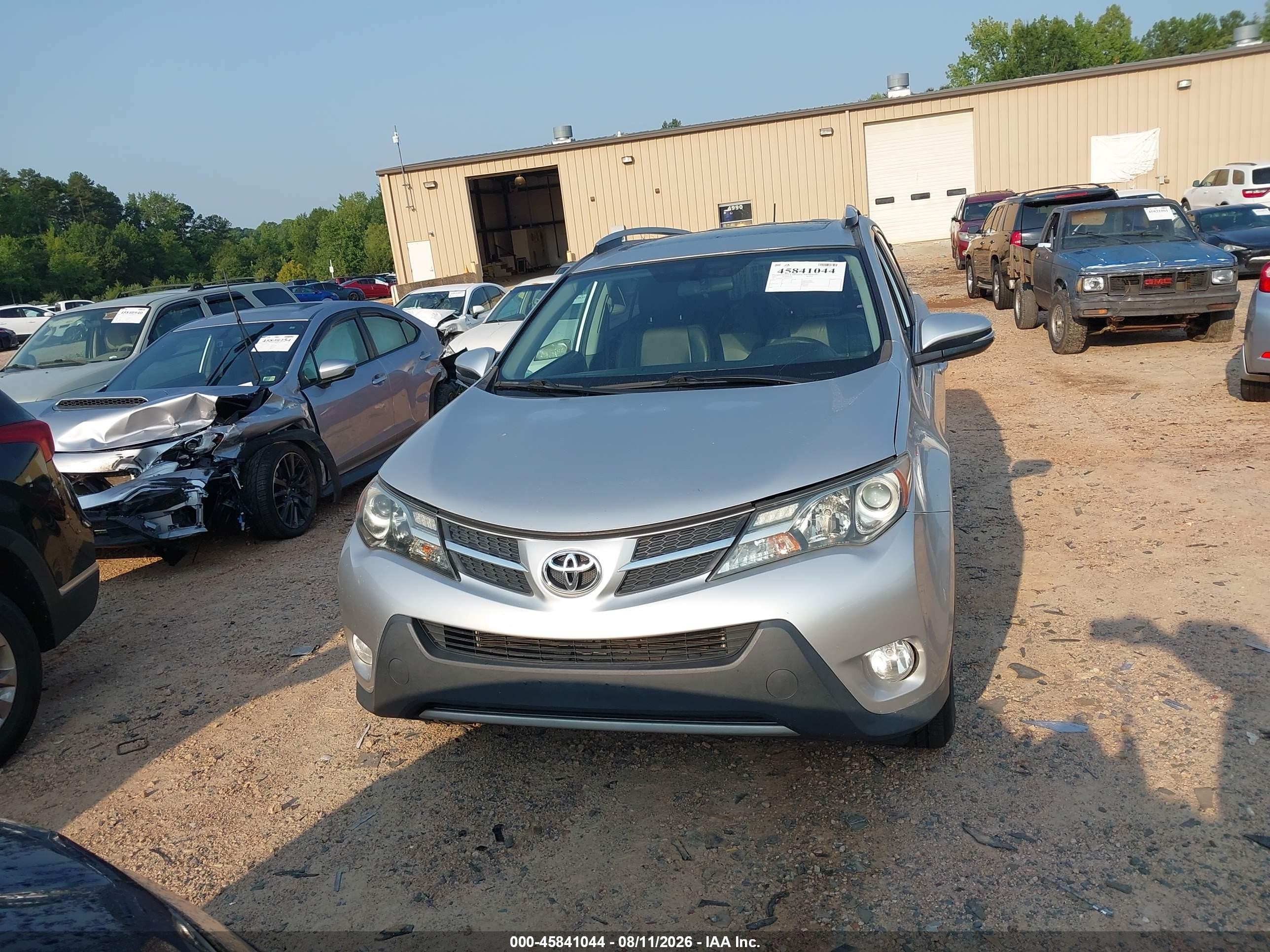 2015 Toyota Rav4 Xle Серебряный vin: 2T3RFREV4FW343283