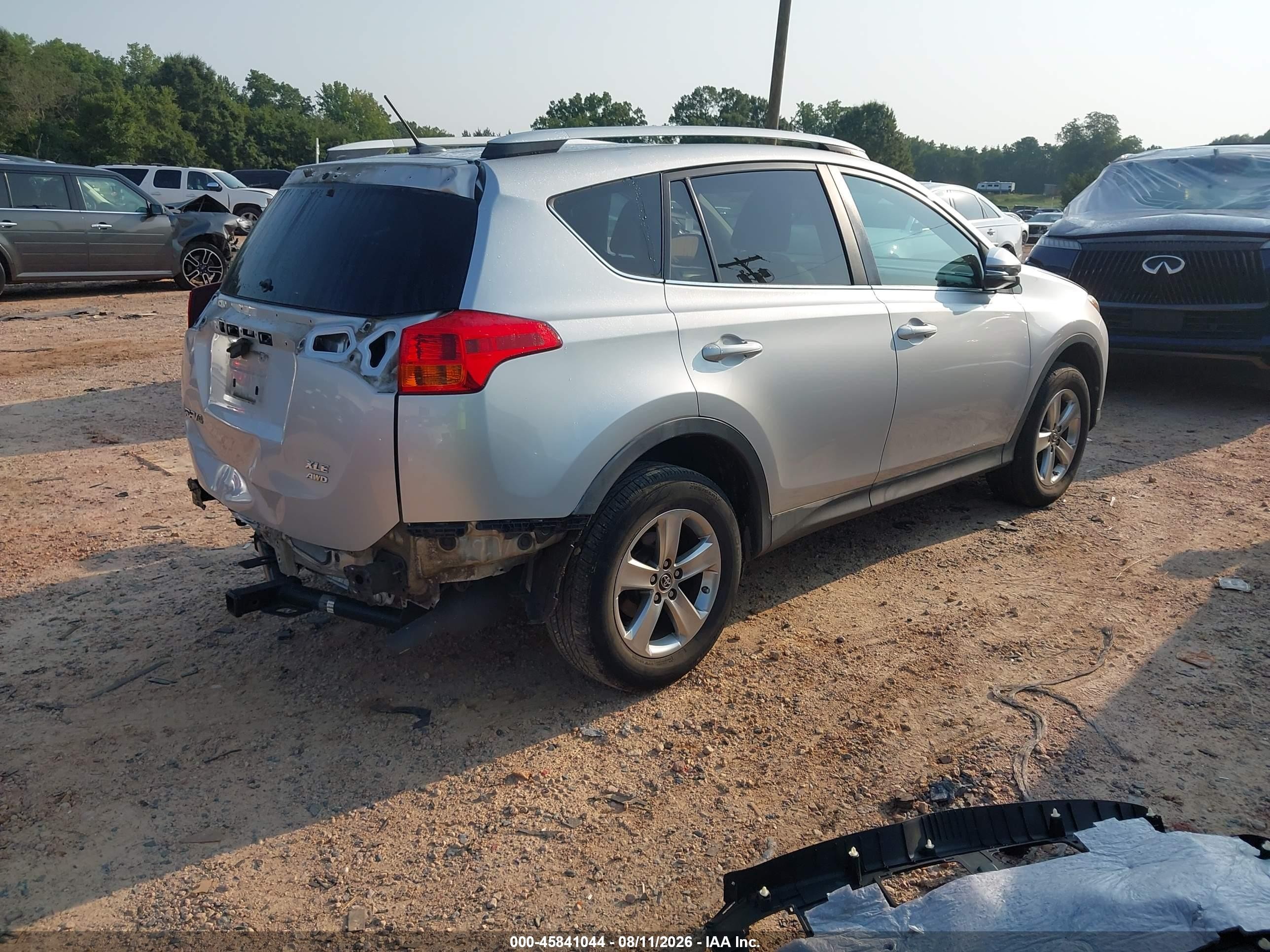 2015 Toyota Rav4 Xle Серебряный vin: 2T3RFREV4FW343283