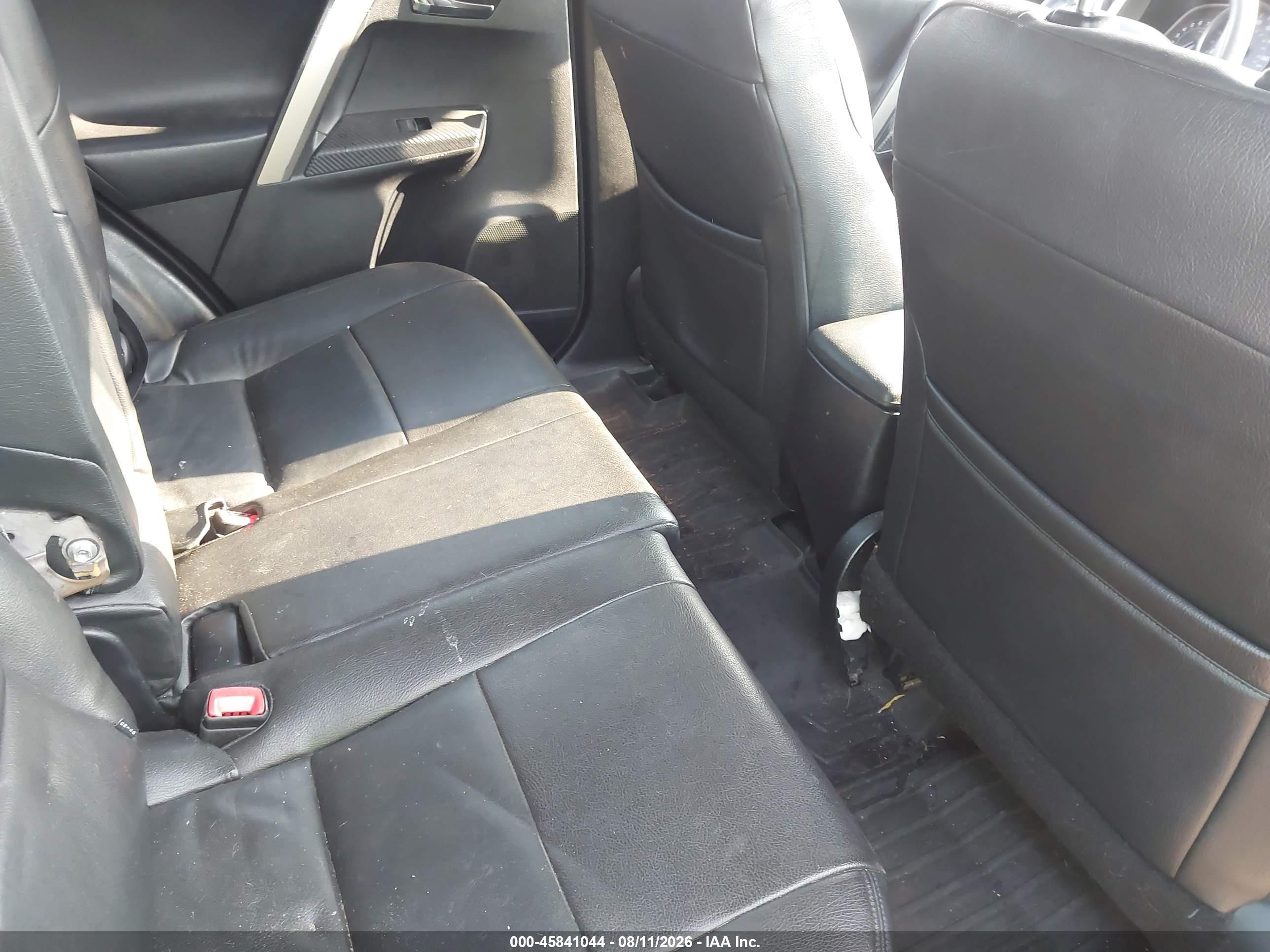 2015 Toyota Rav4 Xle Серебряный vin: 2T3RFREV4FW343283