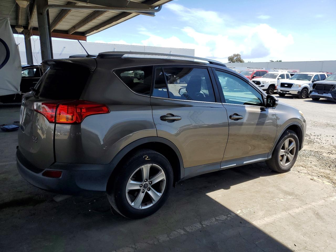 2015 Toyota Rav4 Xle Коричневый vin: 2T3RFREV4FW399210