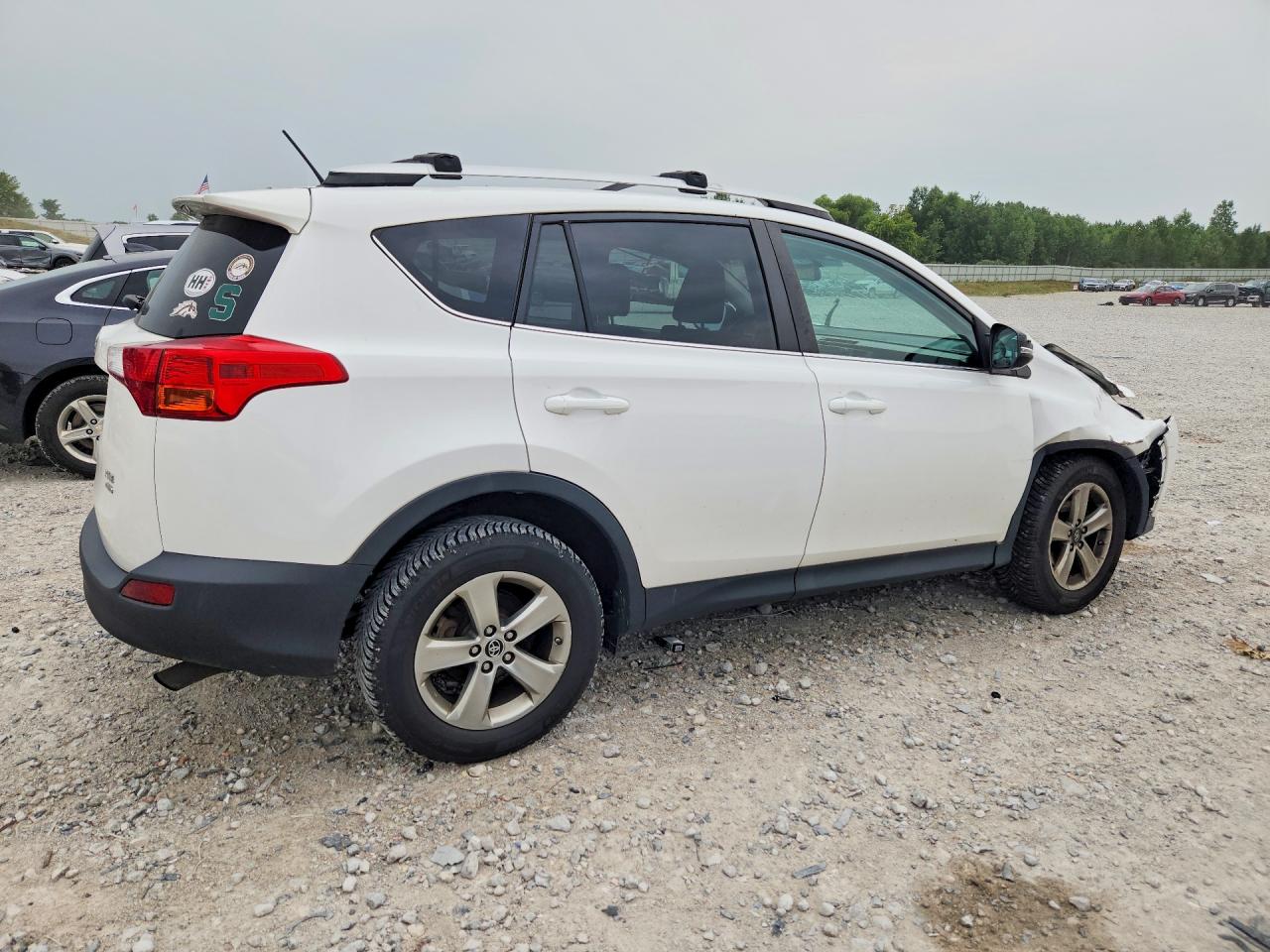 2015 Toyota Rav4 Xle White vin: 2T3RFREV4FW403790