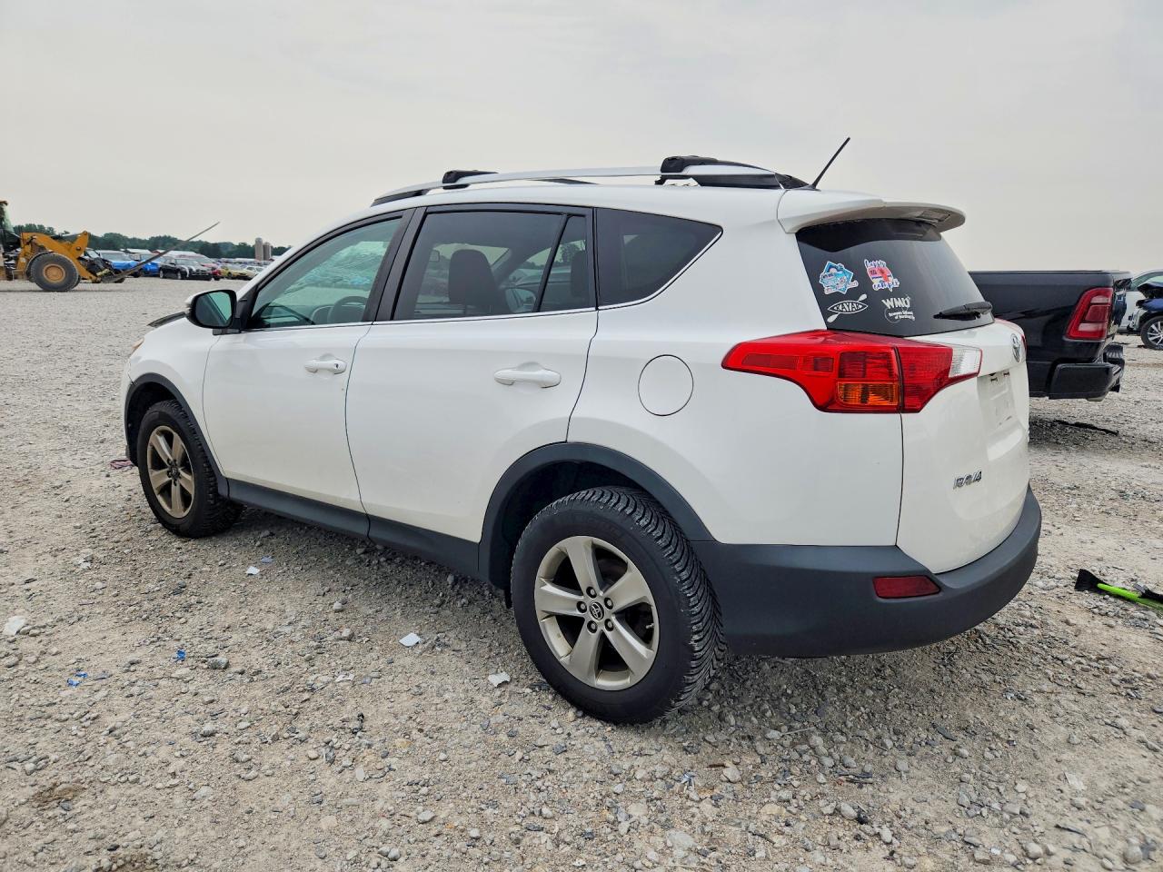 2015 Toyota Rav4 Xle White vin: 2T3RFREV4FW403790
