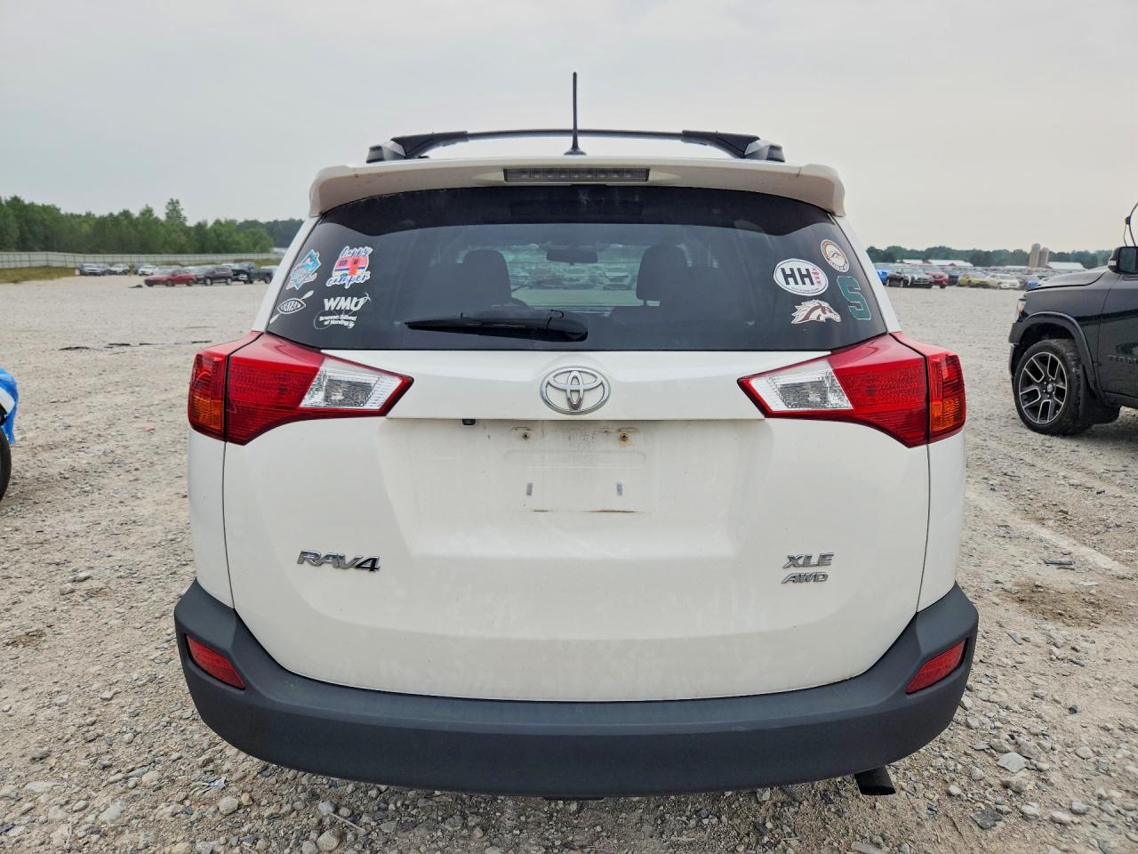 2015 Toyota Rav4 Xle White vin: 2T3RFREV4FW403790