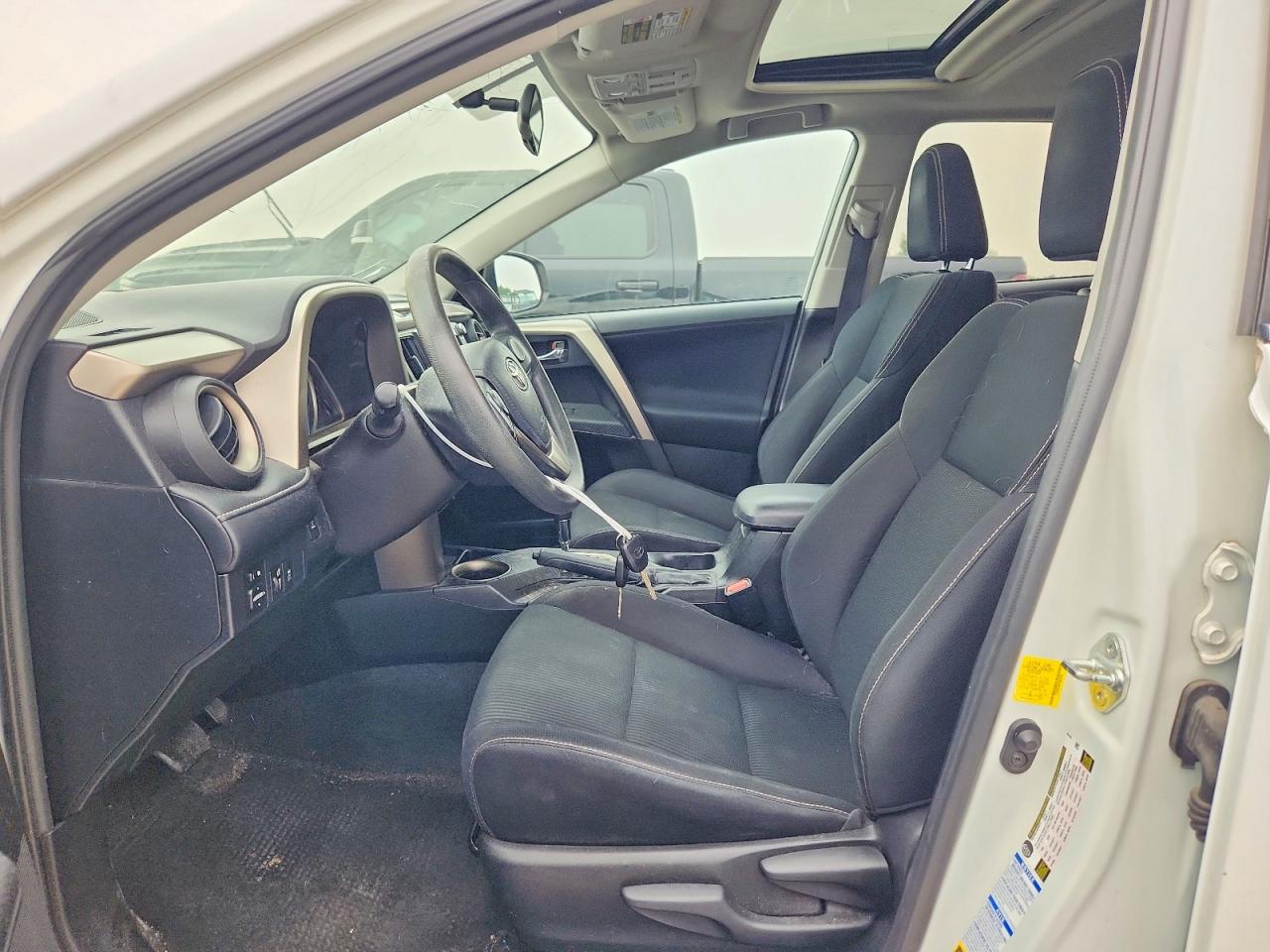 2015 Toyota Rav4 Xle White vin: 2T3RFREV4FW403790
