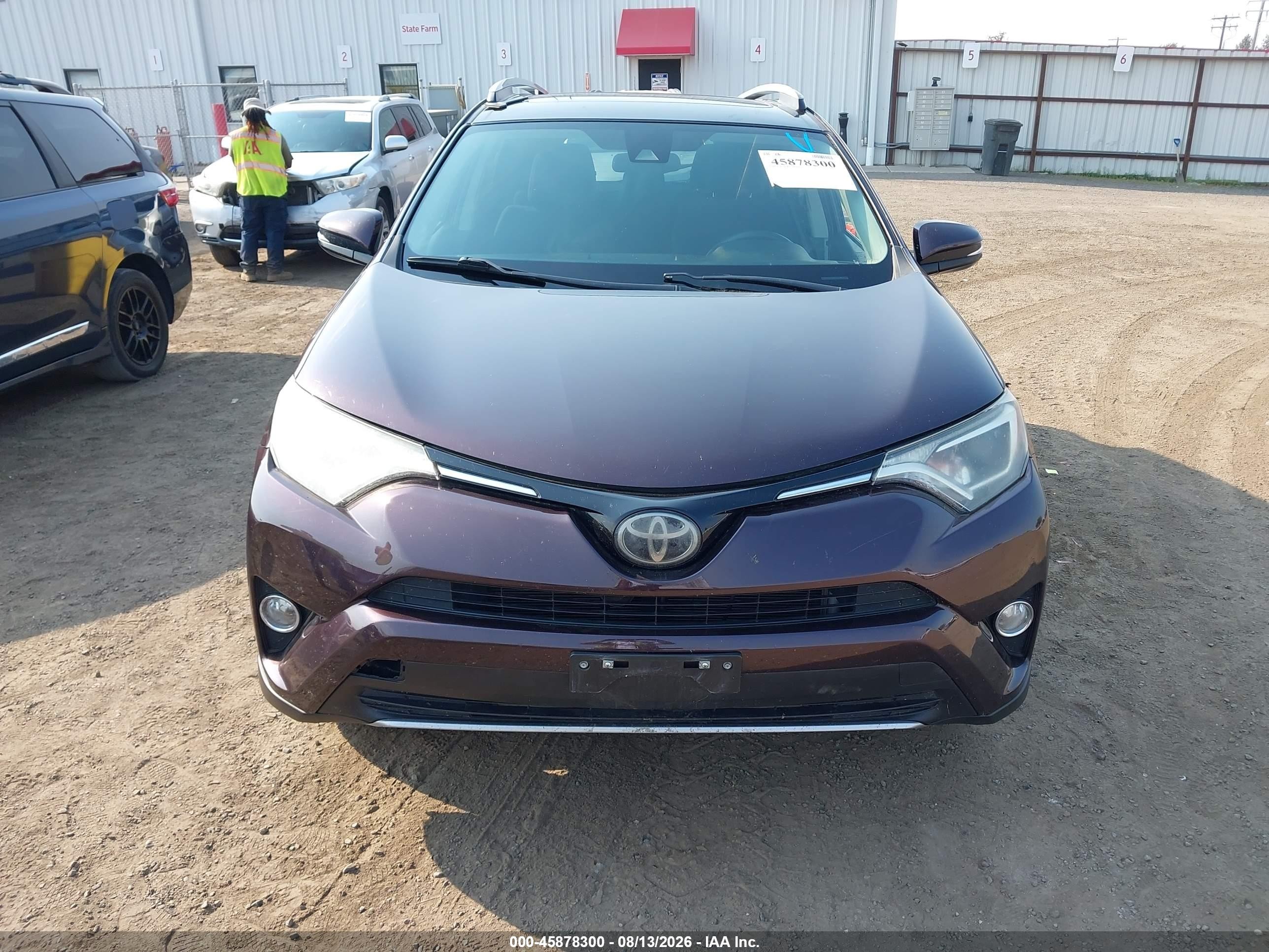 2018 Toyota Rav4 Xle Purple vin: 2T3RFREV4JW720672