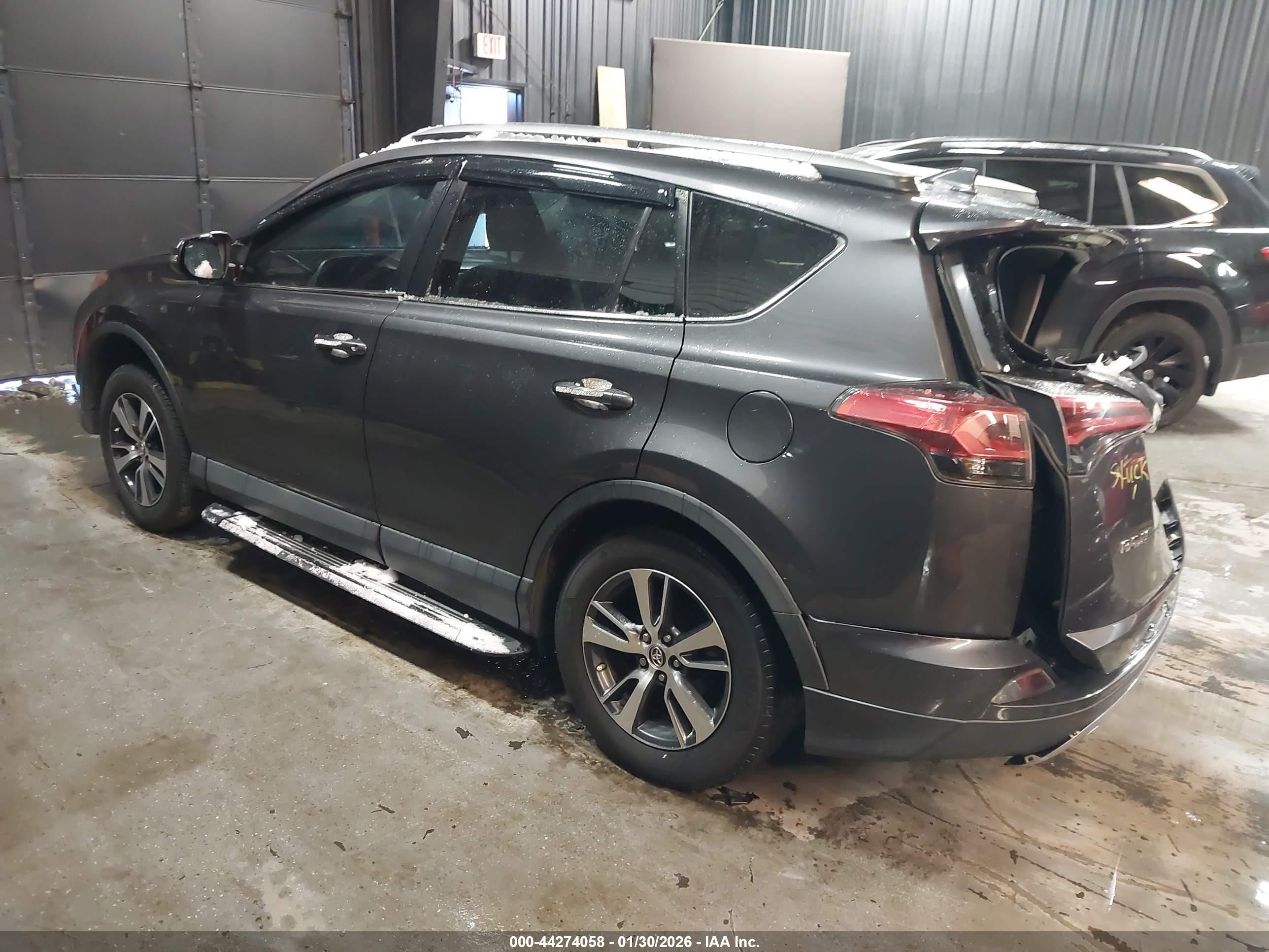 2018 Toyota Rav4 Xle Gray vin: 2T3RFREV4JW754496