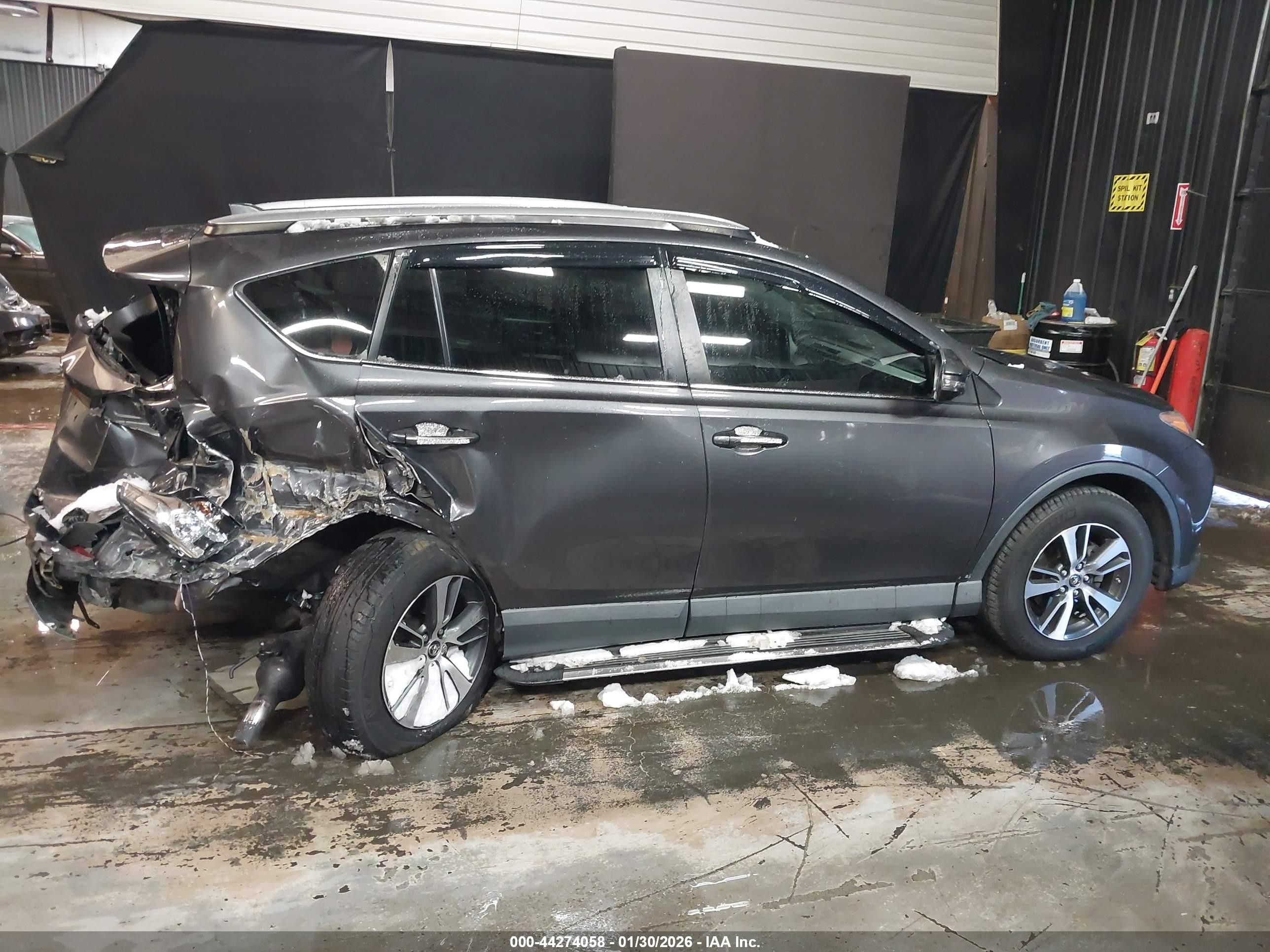 2018 Toyota Rav4 Xle Gray vin: 2T3RFREV4JW754496
