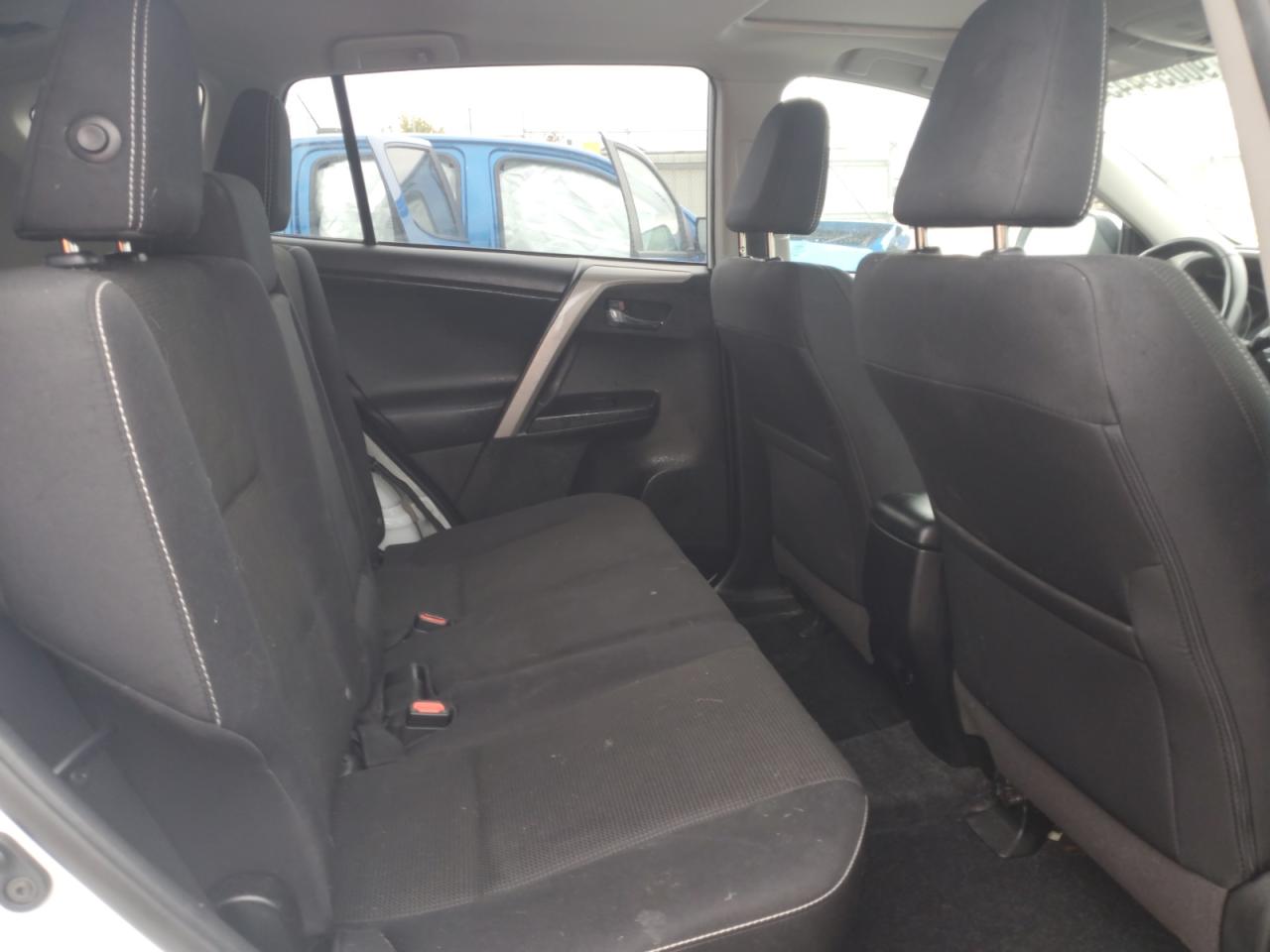 2018 Toyota Rav4 Xle White vin: 2T3RFREV4JW846367