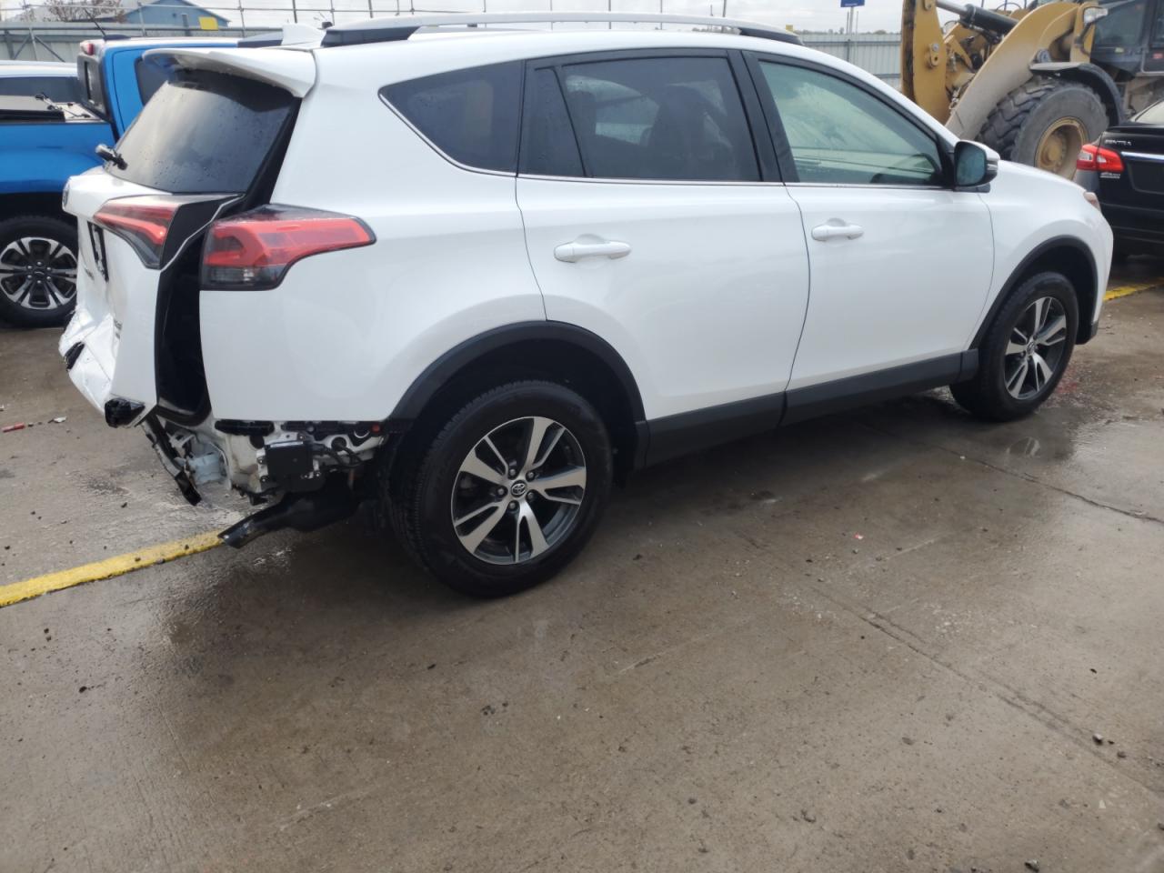 2018 Toyota Rav4 Xle White vin: 2T3RFREV4JW846367