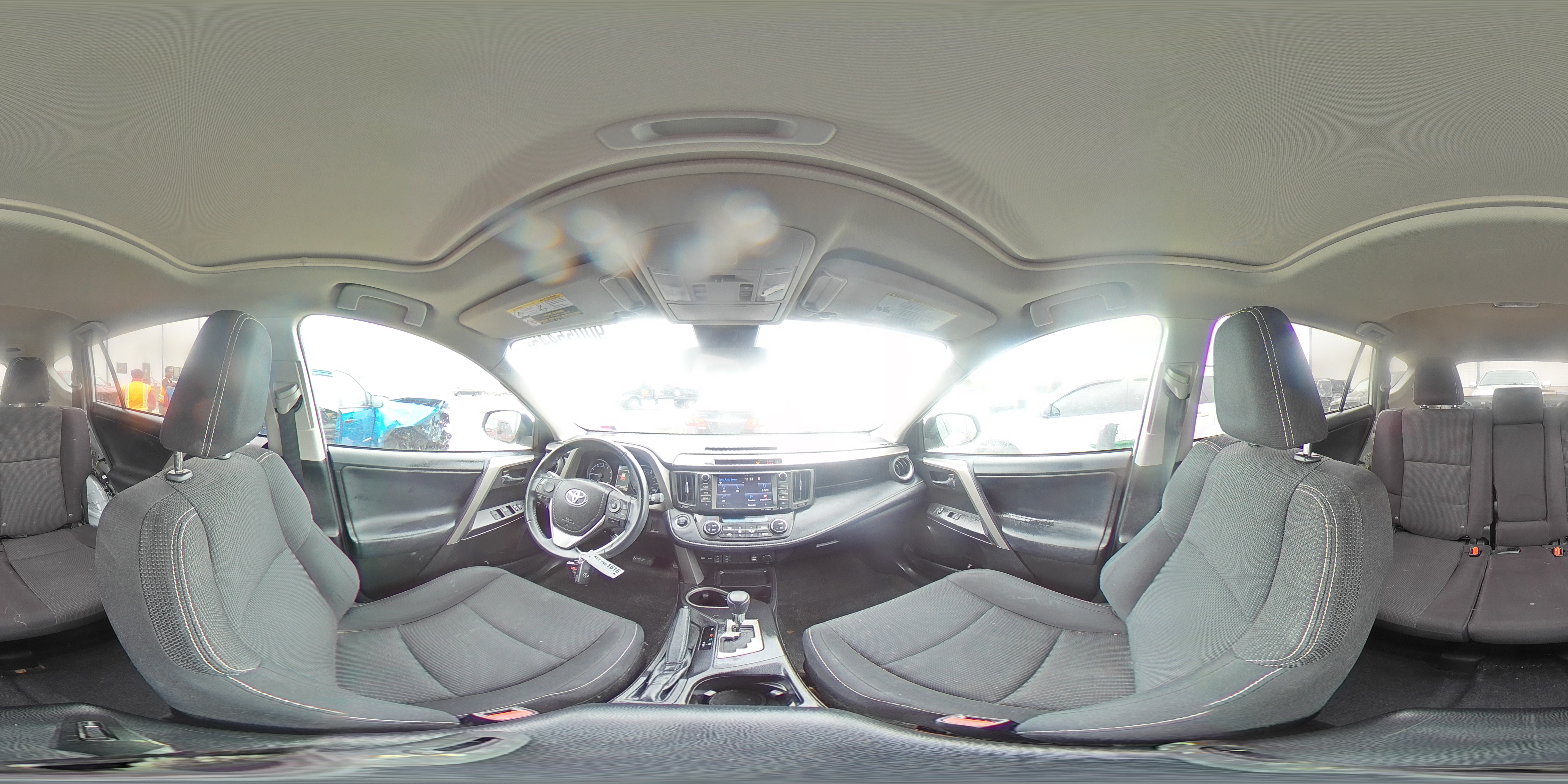 2018 Toyota Rav4 Xle White vin: 2T3RFREV4JW846367