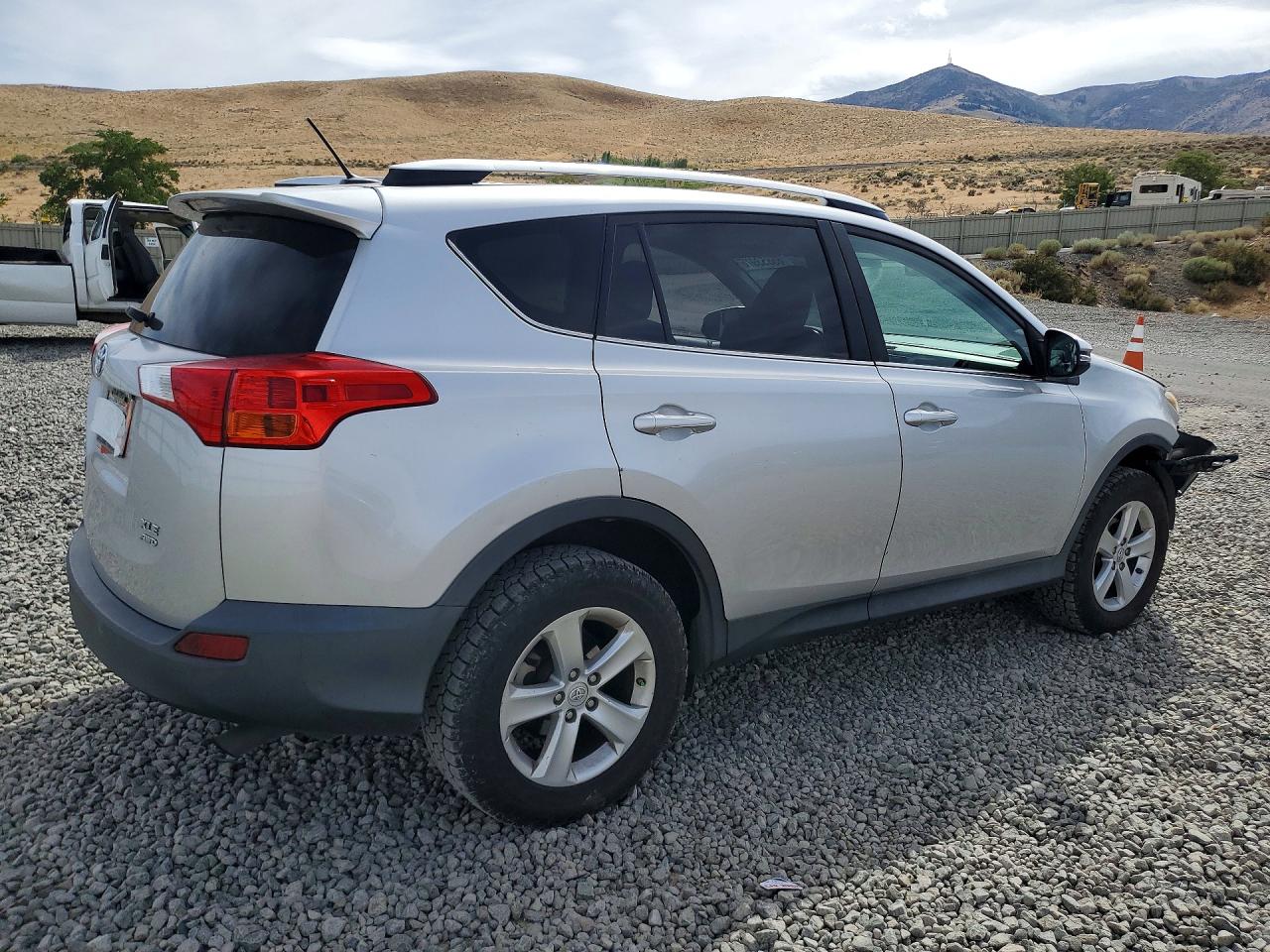 2013 Toyota Rav4 Xle Silver vin: 2T3RFREV5DW122384