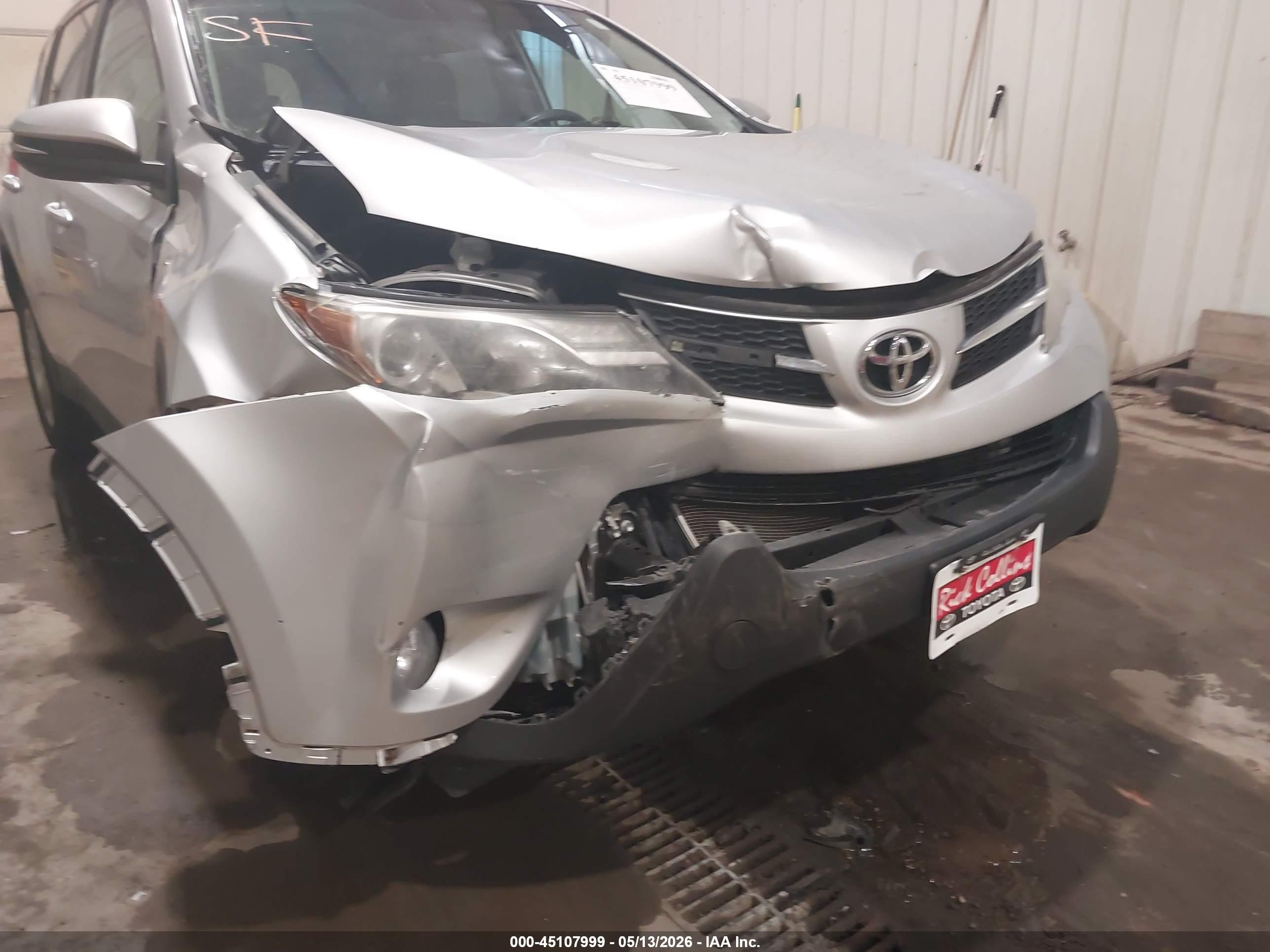 2015 Toyota Rav4 Xle Silver vin: 2T3RFREV5FW238882