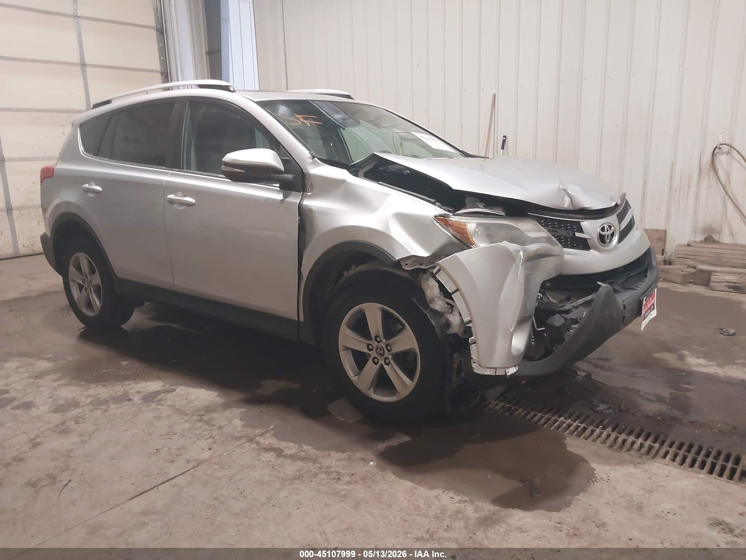 2015 Toyota Rav4 Xle Silver vin: 2T3RFREV5FW238882