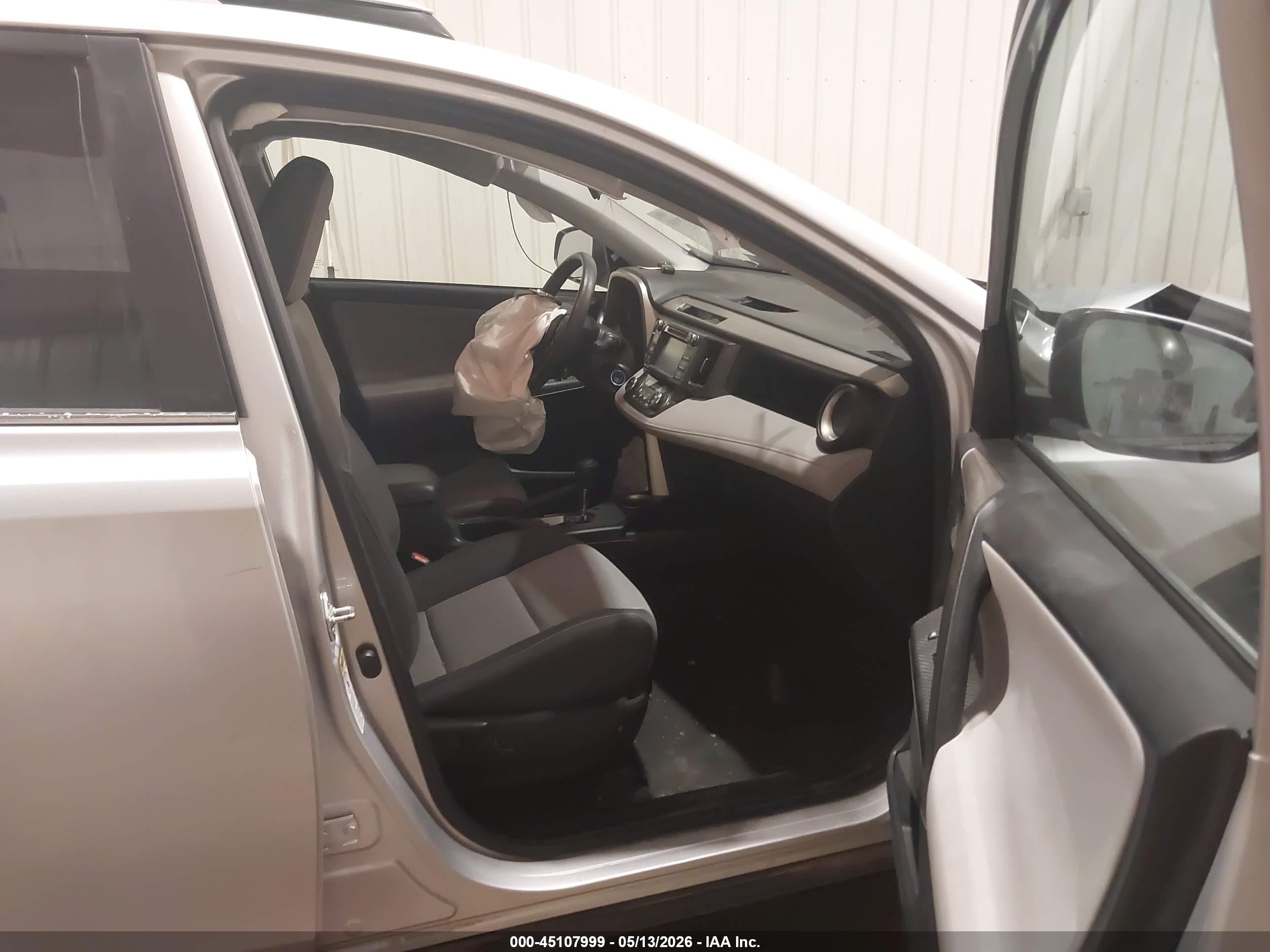 2015 Toyota Rav4 Xle Silver vin: 2T3RFREV5FW238882