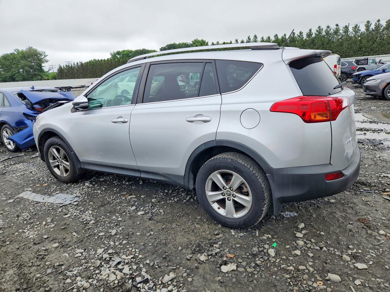 2015 Toyota Rav4 Xle Silver vin: 2T3RFREV5FW319218