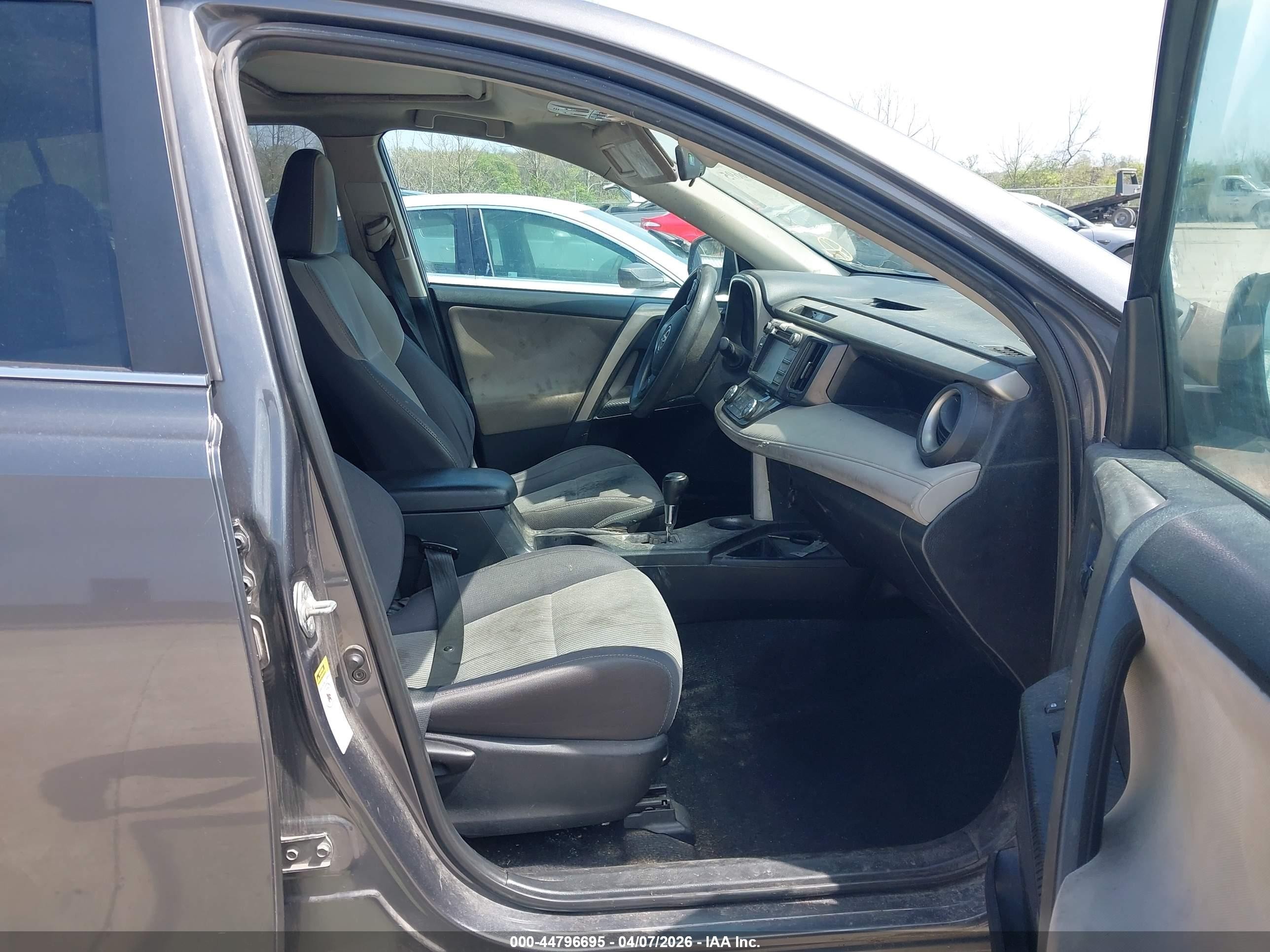 2015 Toyota Rav4 Xle Gray vin: 2T3RFREV5FW360884