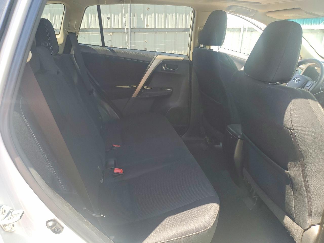 2015 Toyota Rav4 Xle Белый vin: 2T3RFREV5FW373649