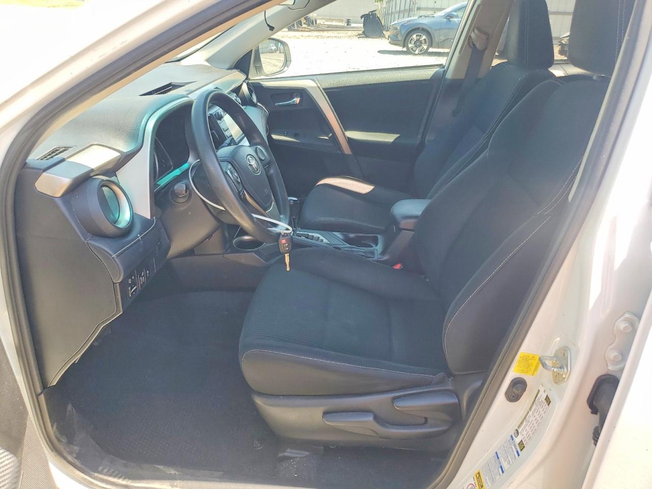 2015 Toyota Rav4 Xle Белый vin: 2T3RFREV5FW373649