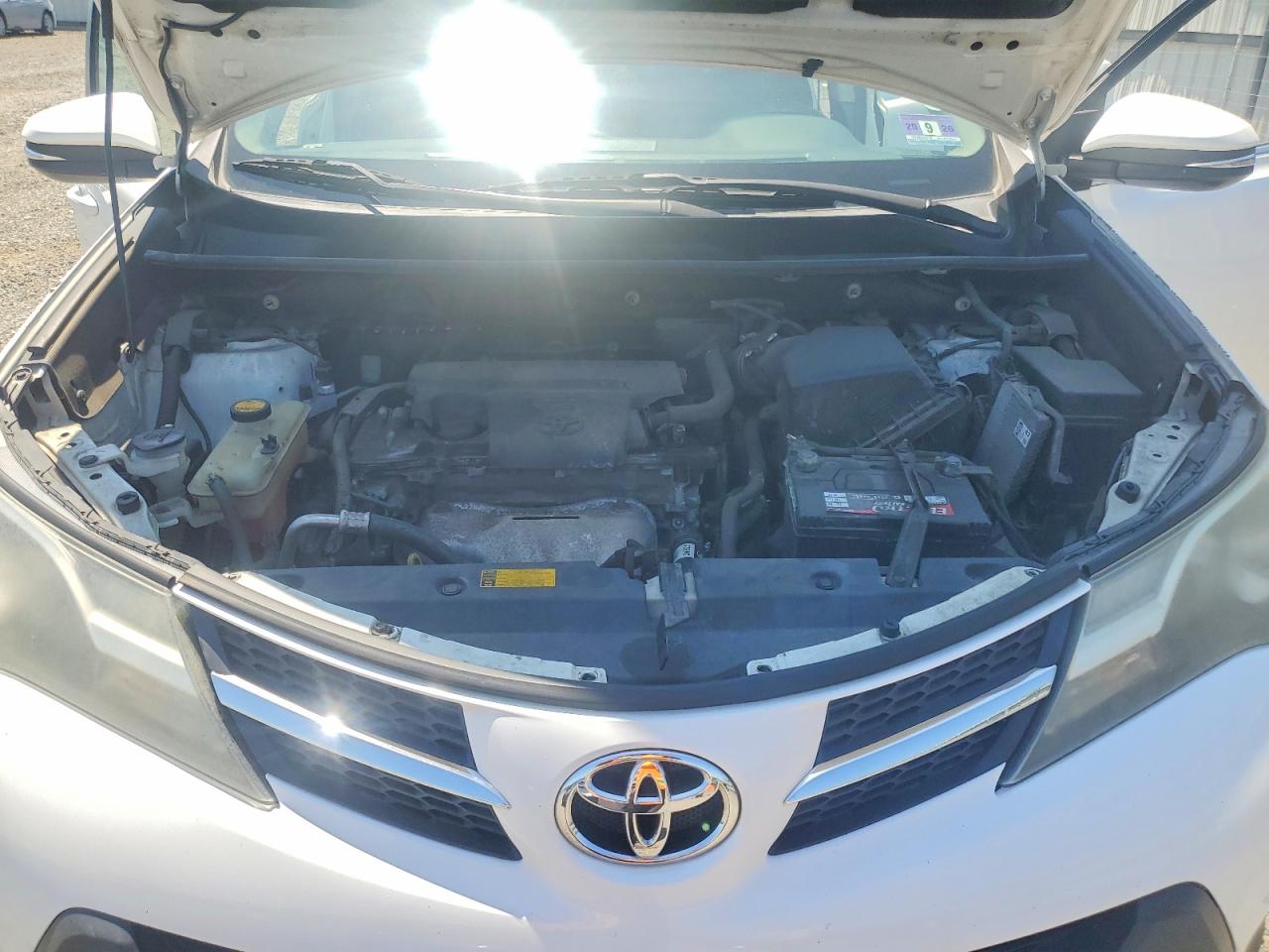 2015 Toyota Rav4 Xle Белый vin: 2T3RFREV5FW373649