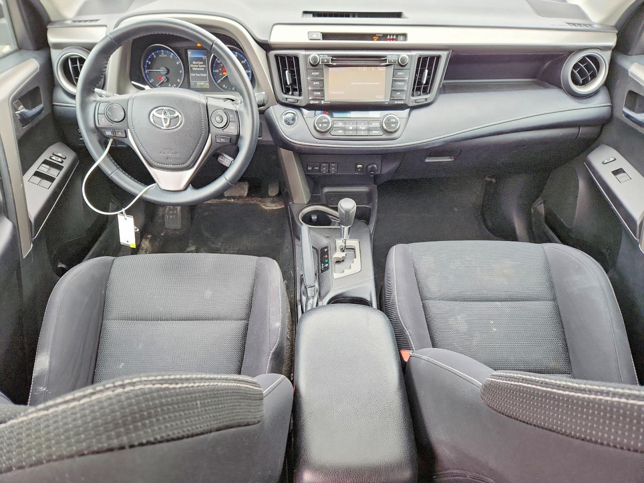 2018 Toyota Rav4 Xle Серебряный vin: 2T3RFREV5JW767788