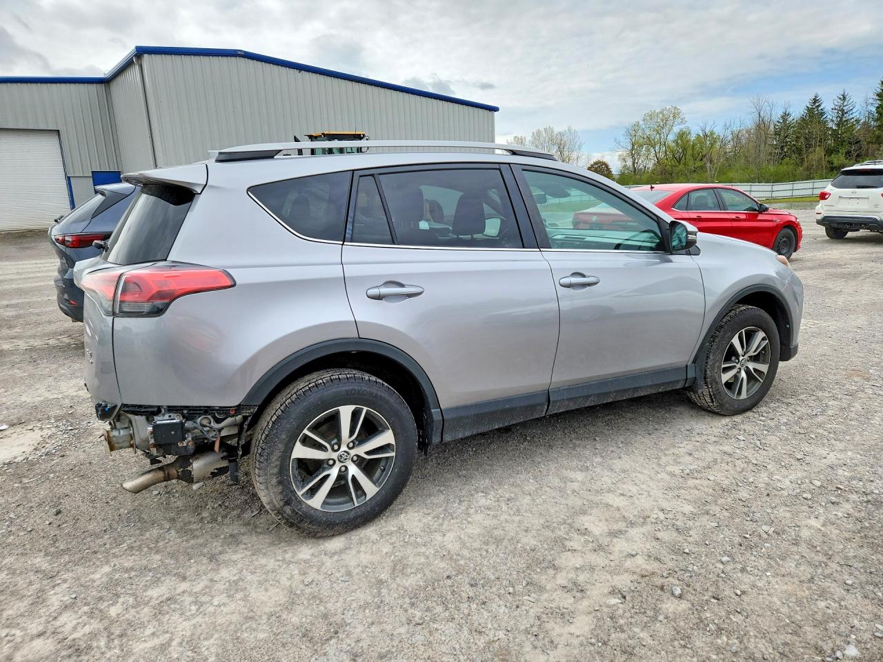 2018 Toyota Rav4 Xle Серебряный vin: 2T3RFREV5JW767788