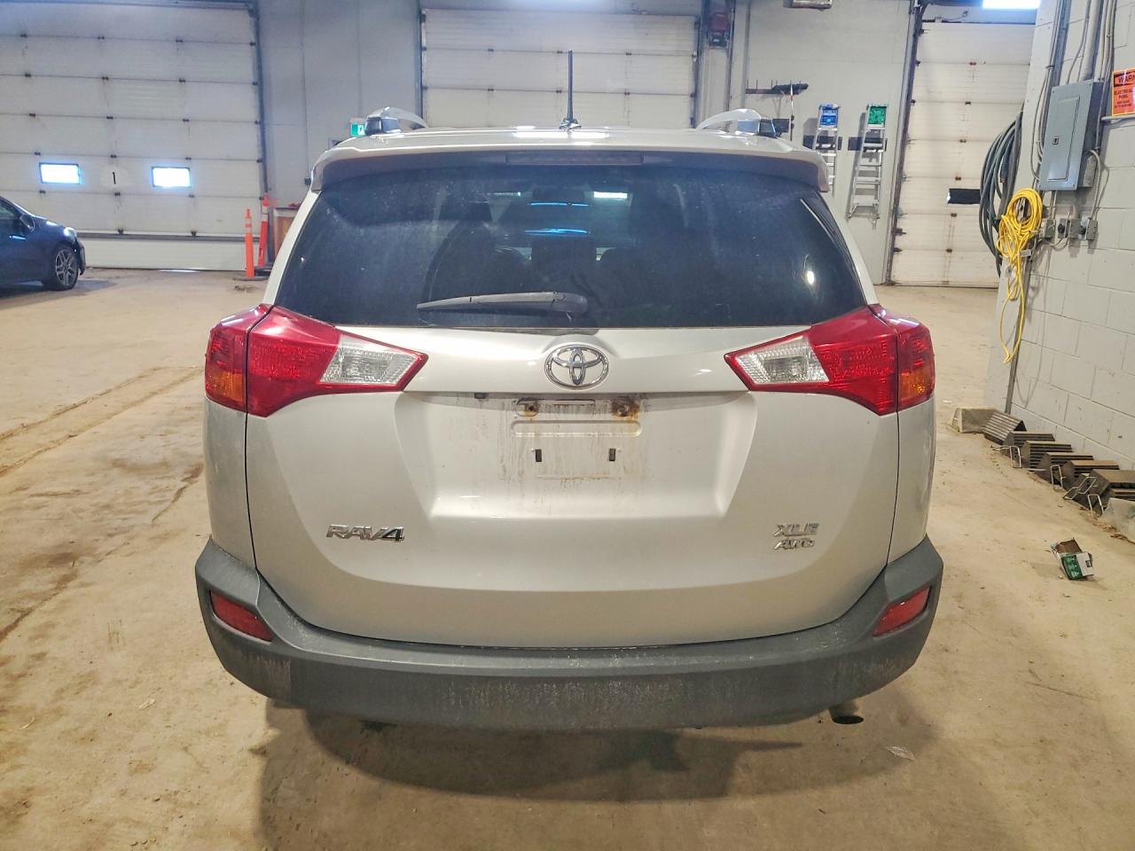 2013 Toyota Rav4 Xle Silver vin: 2T3RFREV6DW004635