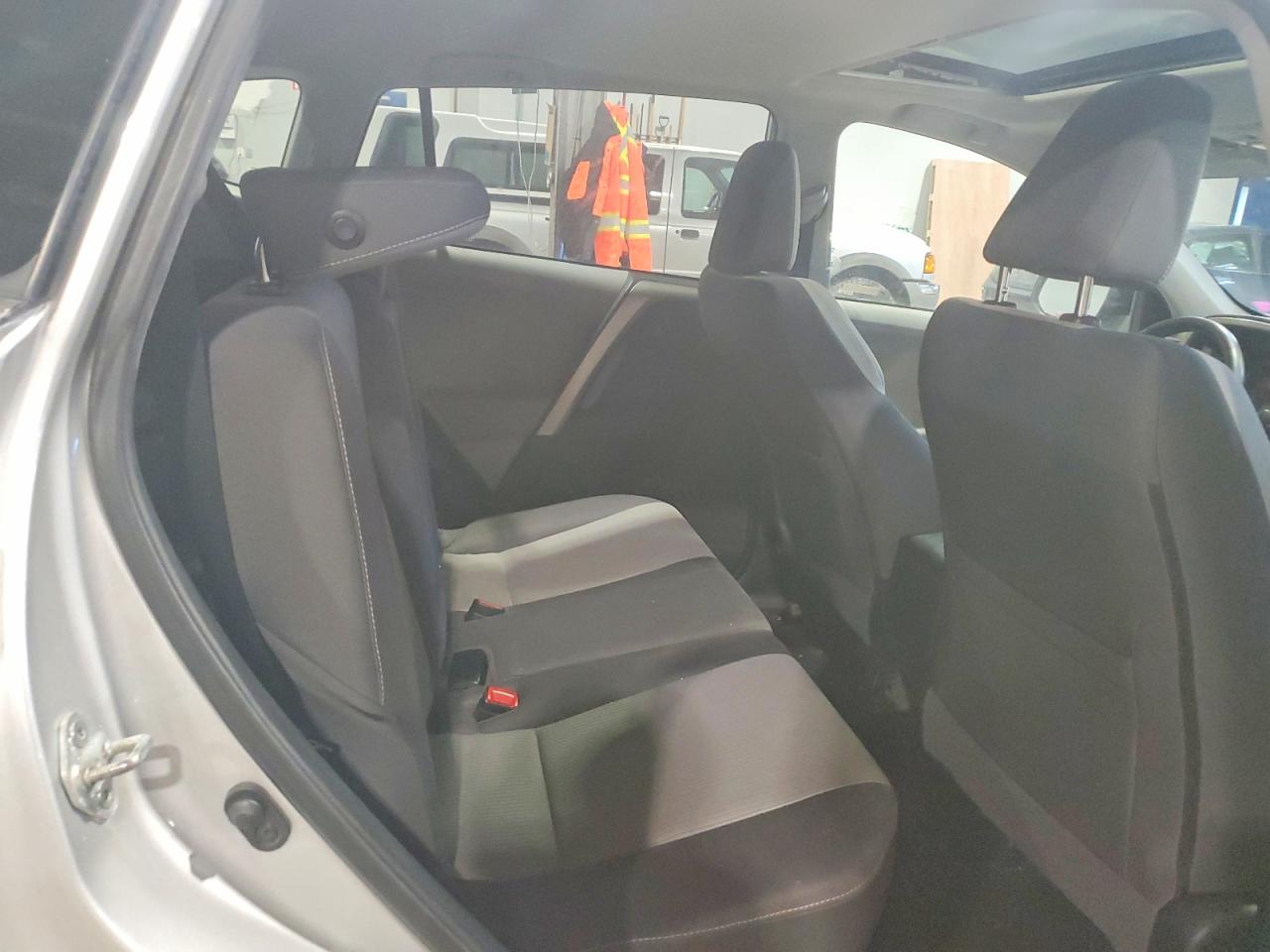 2013 Toyota Rav4 Xle Silver vin: 2T3RFREV6DW004635