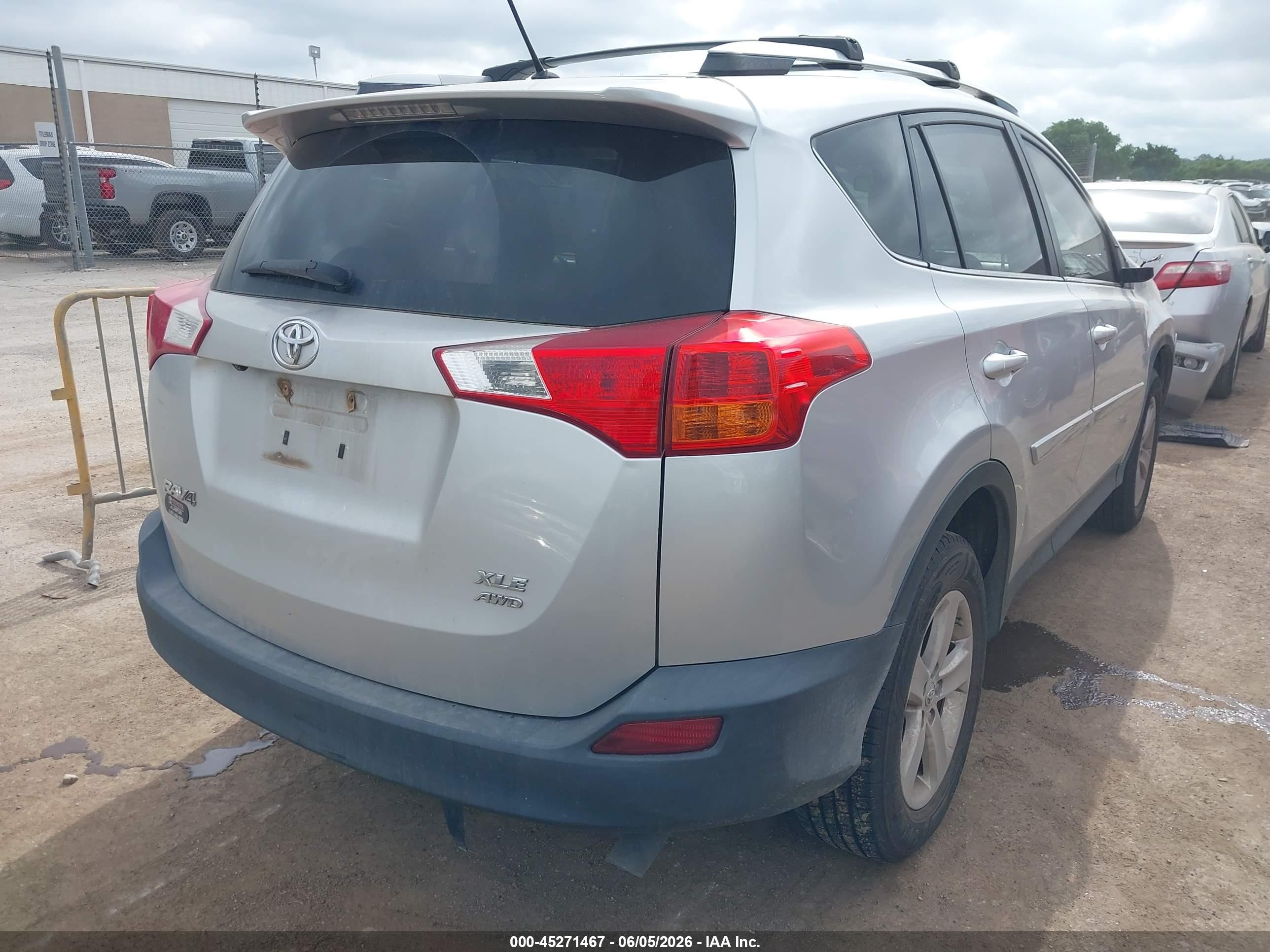 2013 Toyota Rav4 Xle Silver vin: 2T3RFREV6DW056797