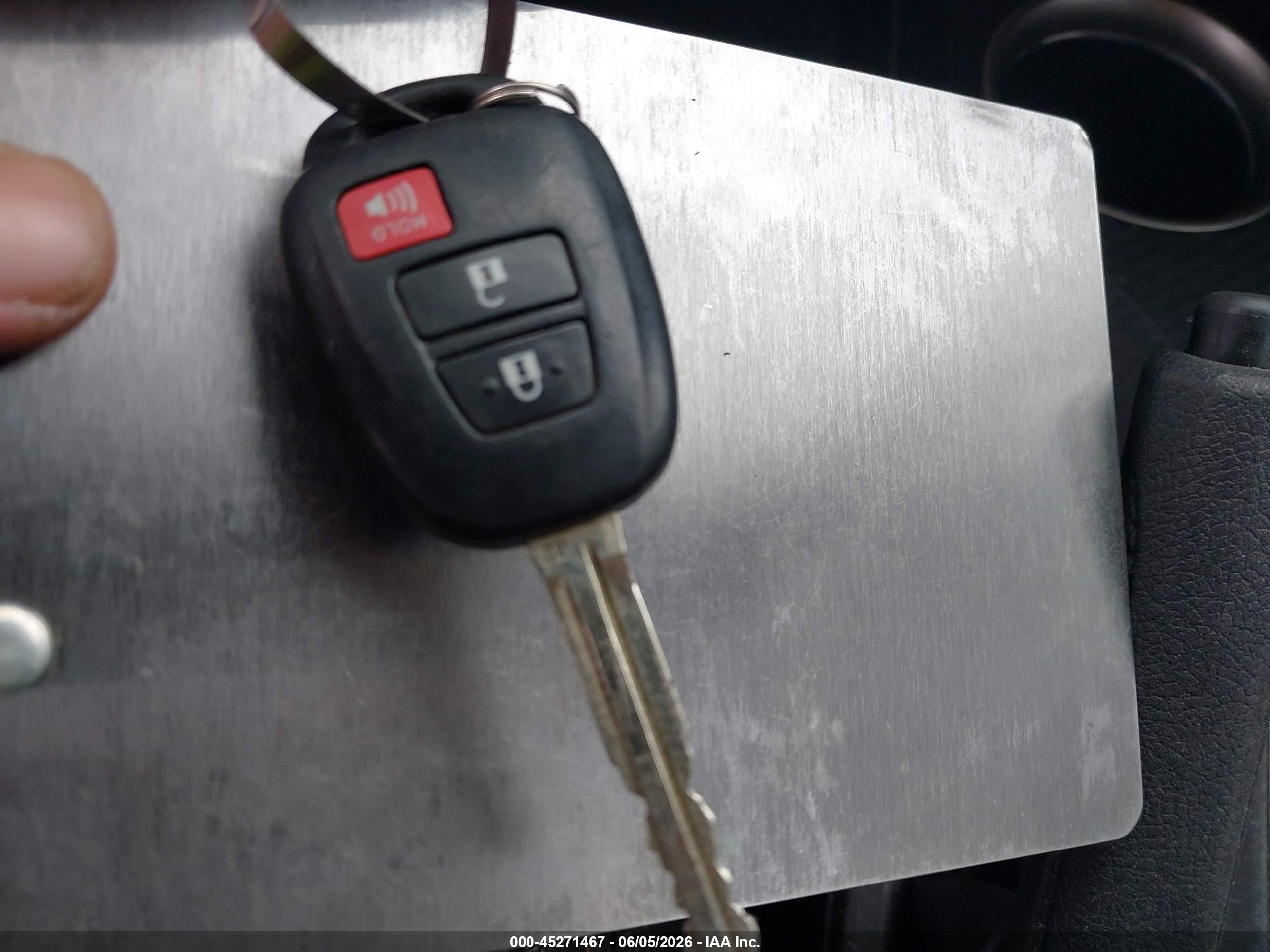 2013 Toyota Rav4 Xle Silver vin: 2T3RFREV6DW056797