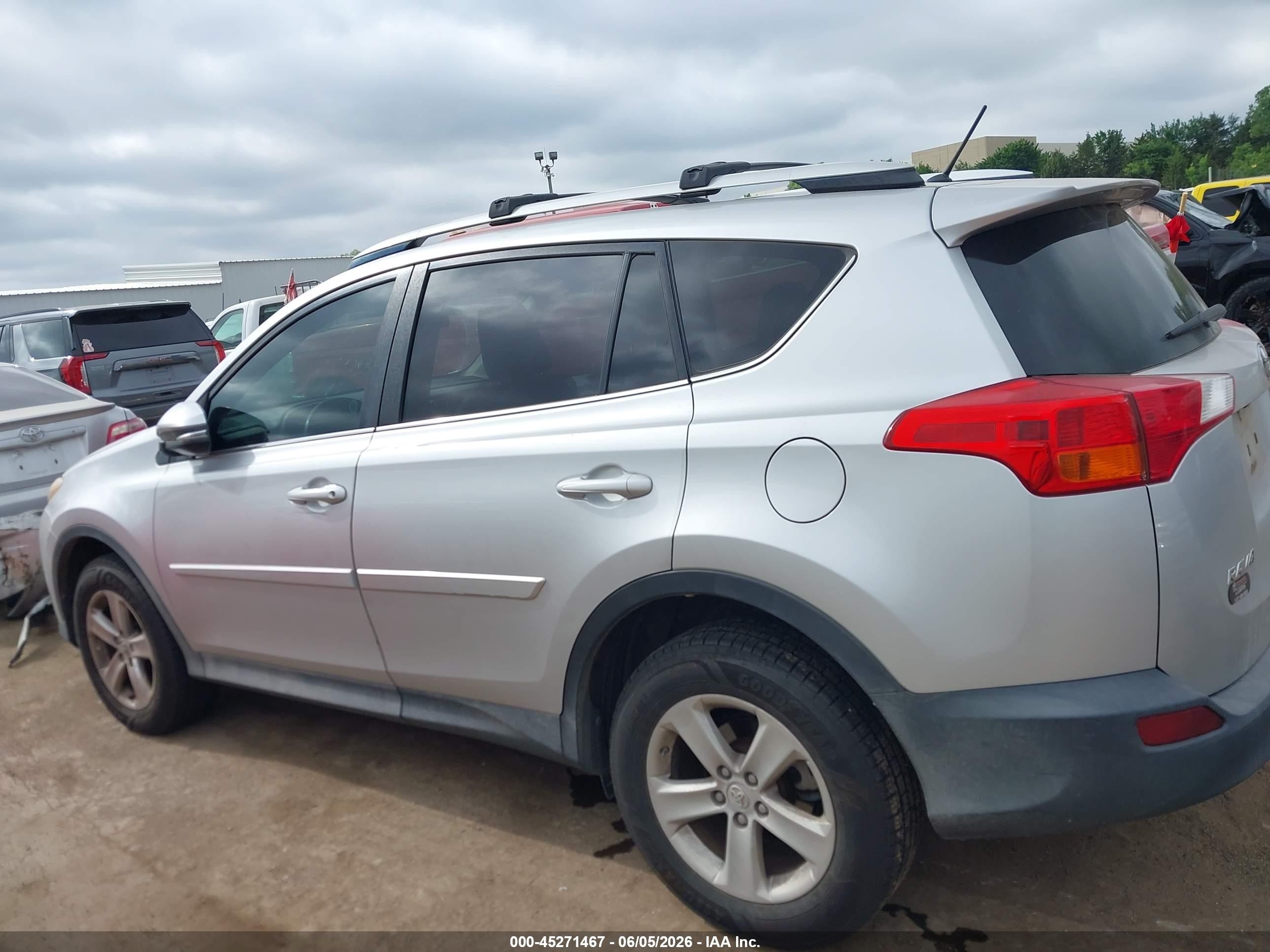 2013 Toyota Rav4 Xle Silver vin: 2T3RFREV6DW056797