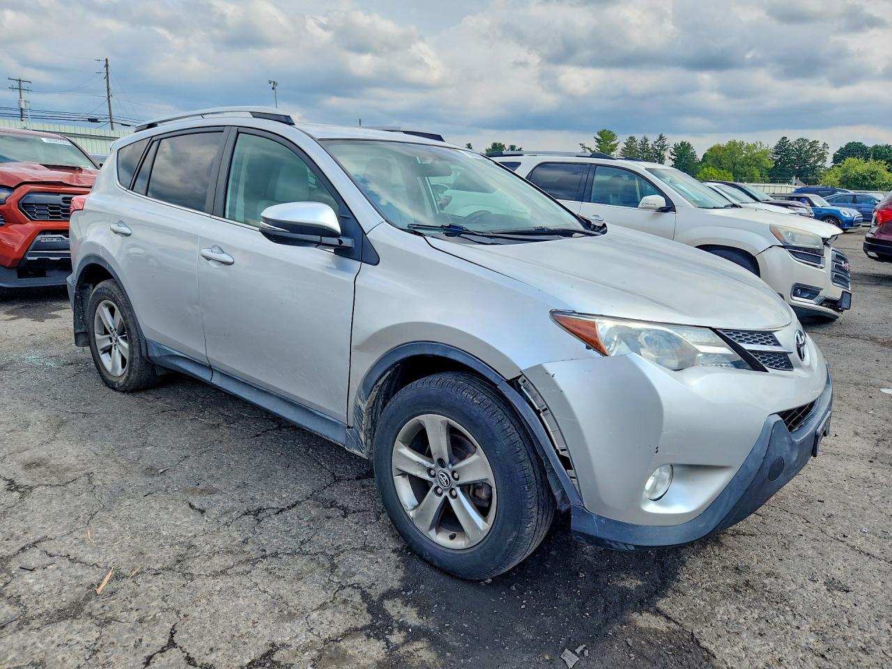 2015 Toyota Rav4 Xle Silver vin: 2T3RFREV6FW239605