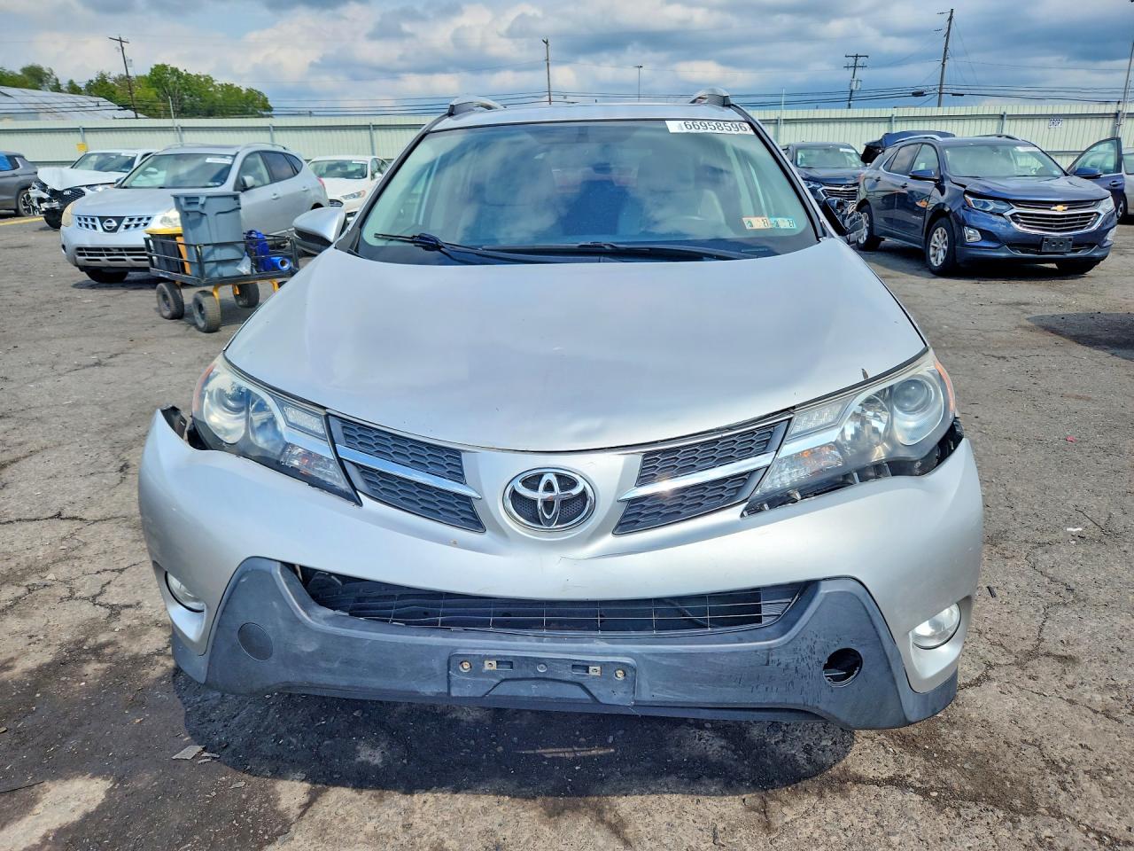 2015 Toyota Rav4 Xle Silver vin: 2T3RFREV6FW239605
