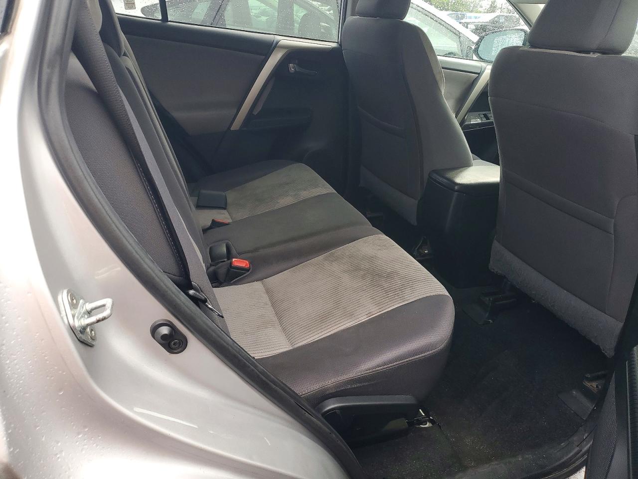 2015 Toyota Rav4 Xle Silver vin: 2T3RFREV6FW239605