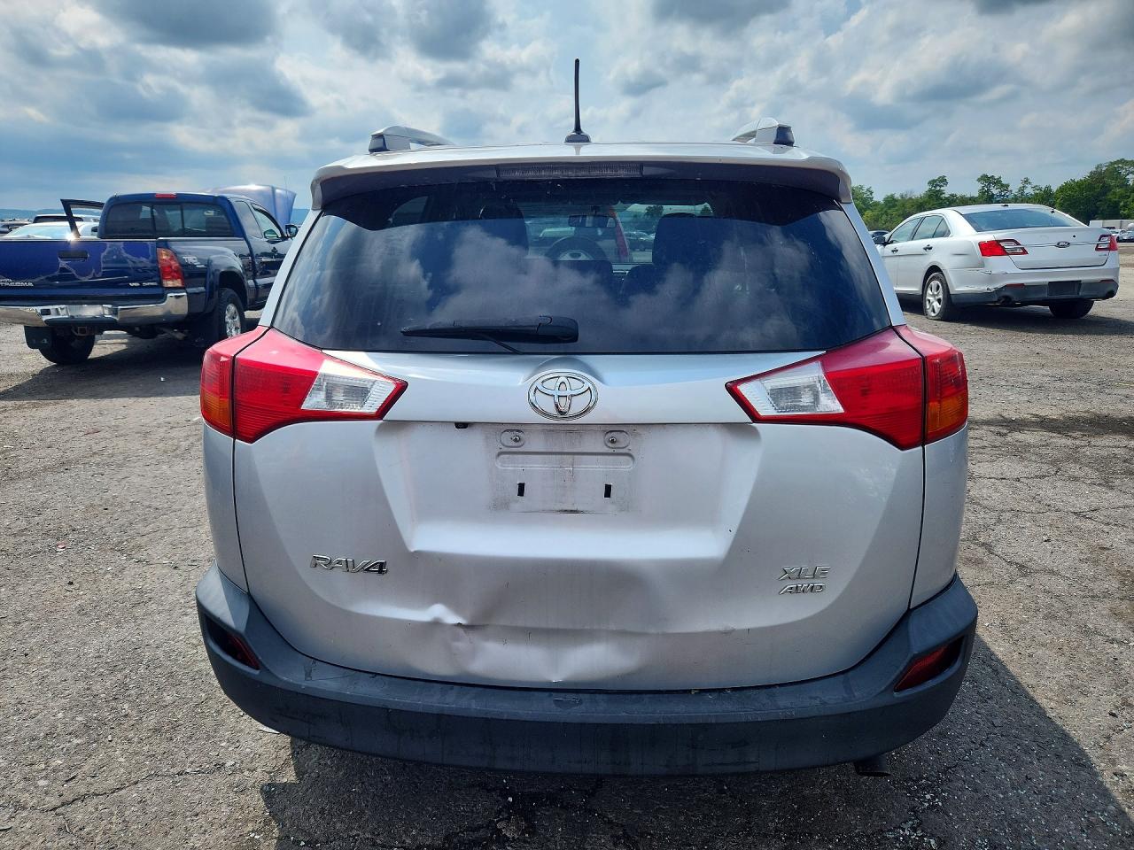 2015 Toyota Rav4 Xle Silver vin: 2T3RFREV6FW239605