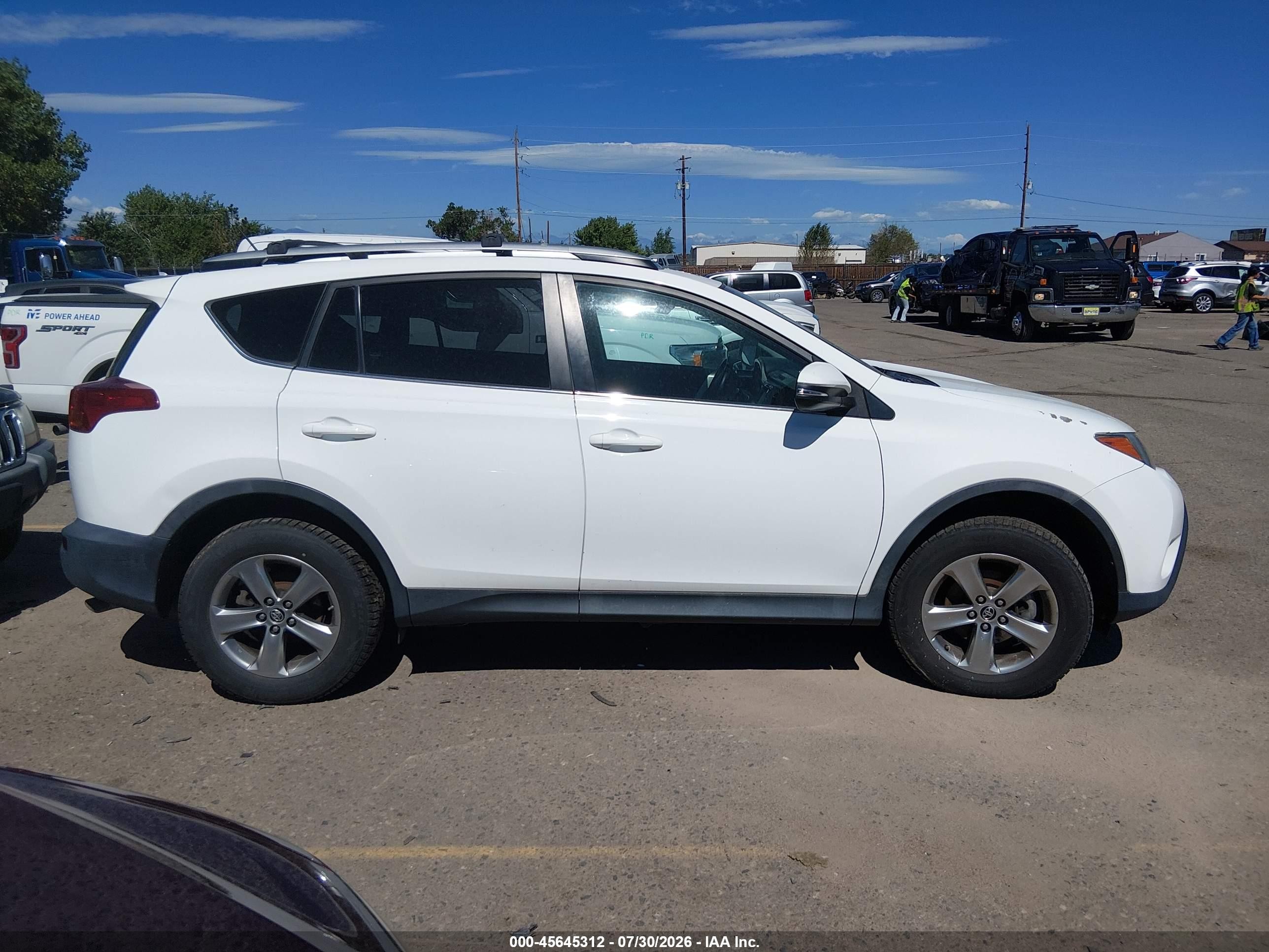 2015 Toyota Rav4 Xle Белый vin: 2T3RFREV6FW270868