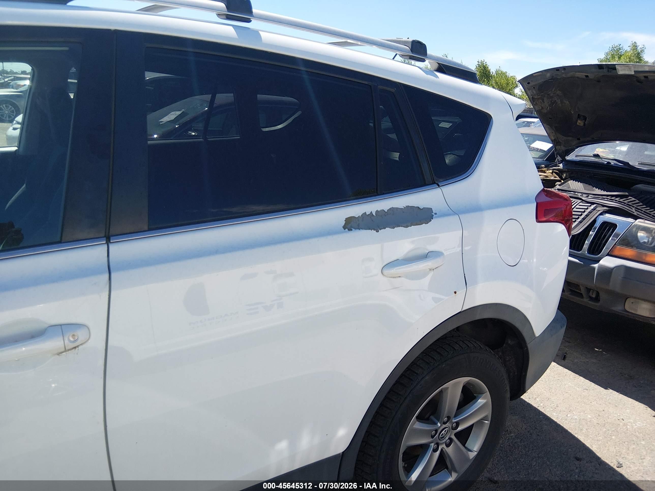 2015 Toyota Rav4 Xle Белый vin: 2T3RFREV6FW270868