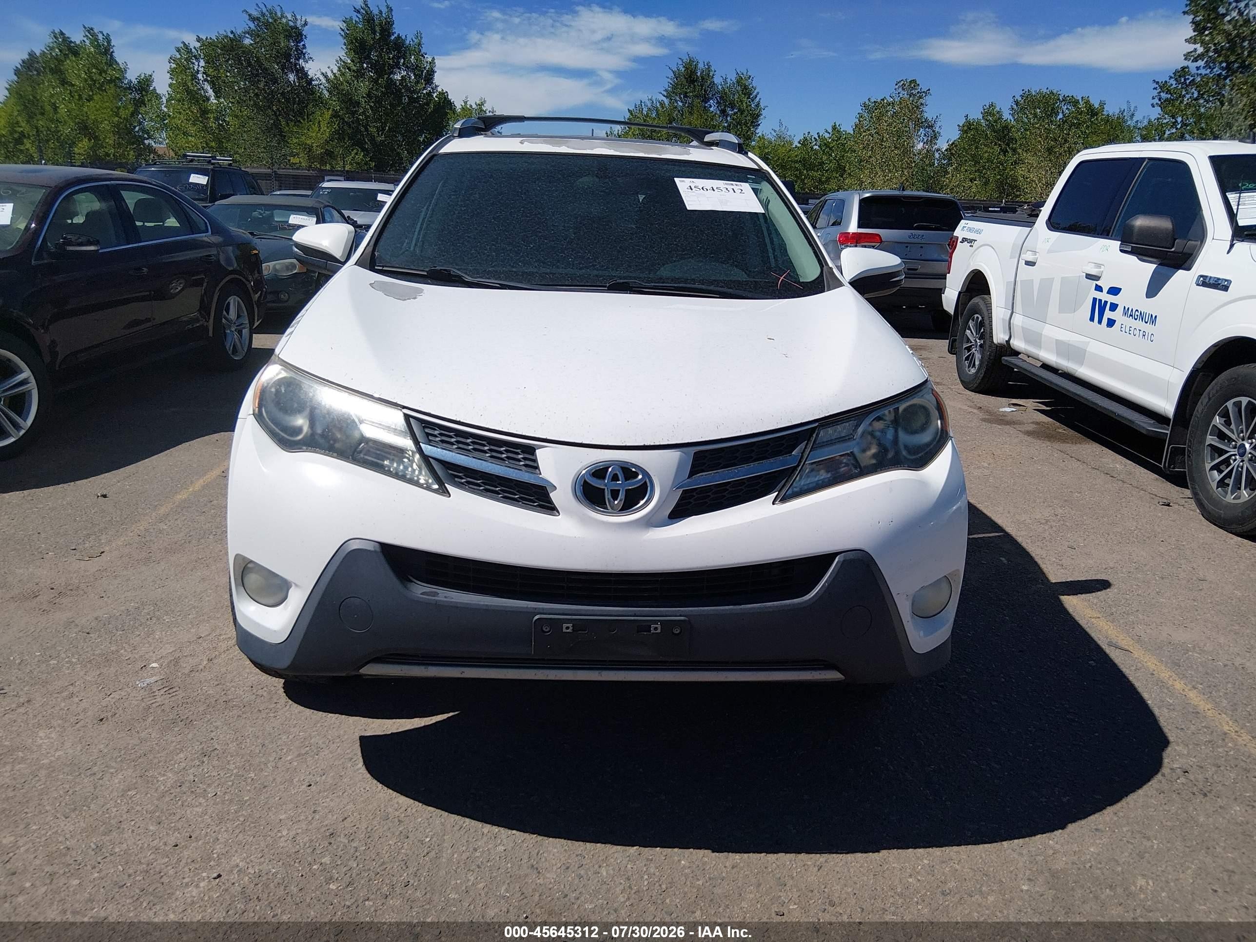 2015 Toyota Rav4 Xle Белый vin: 2T3RFREV6FW270868