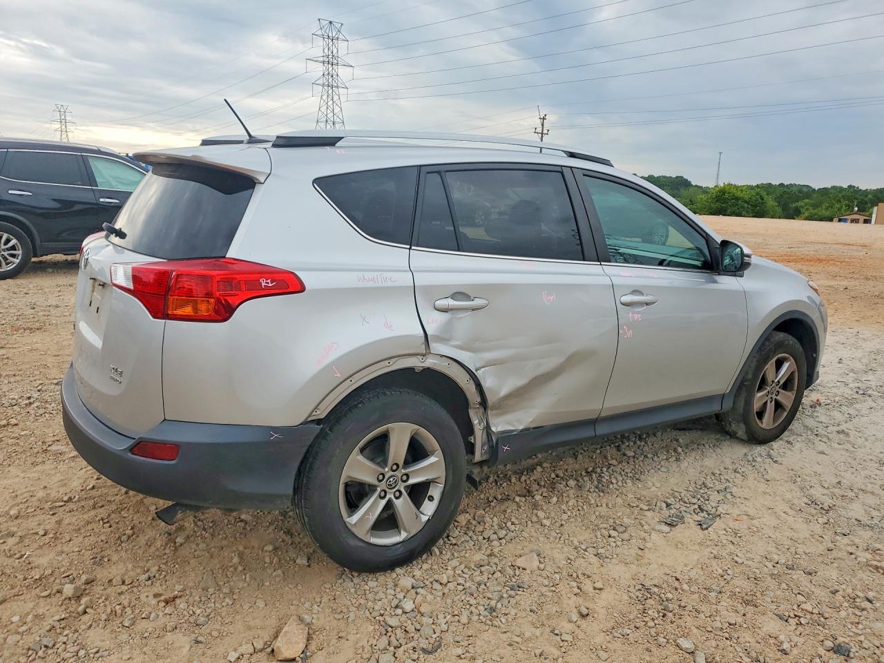 2015 Toyota Rav4 Xle Silver vin: 2T3RFREV6FW280168