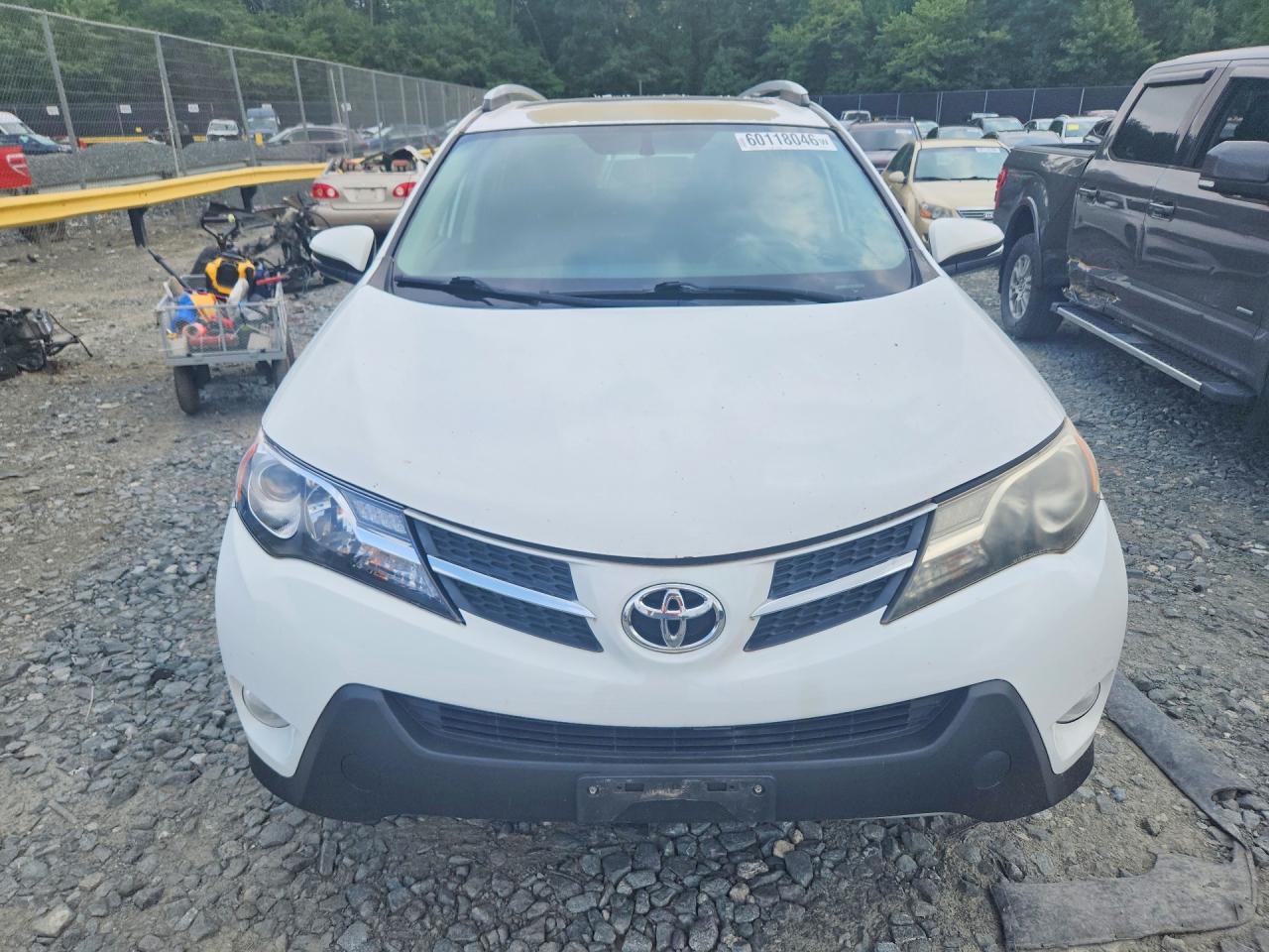 2015 Toyota Rav4 Xle Белый vin: 2T3RFREV6FW294801