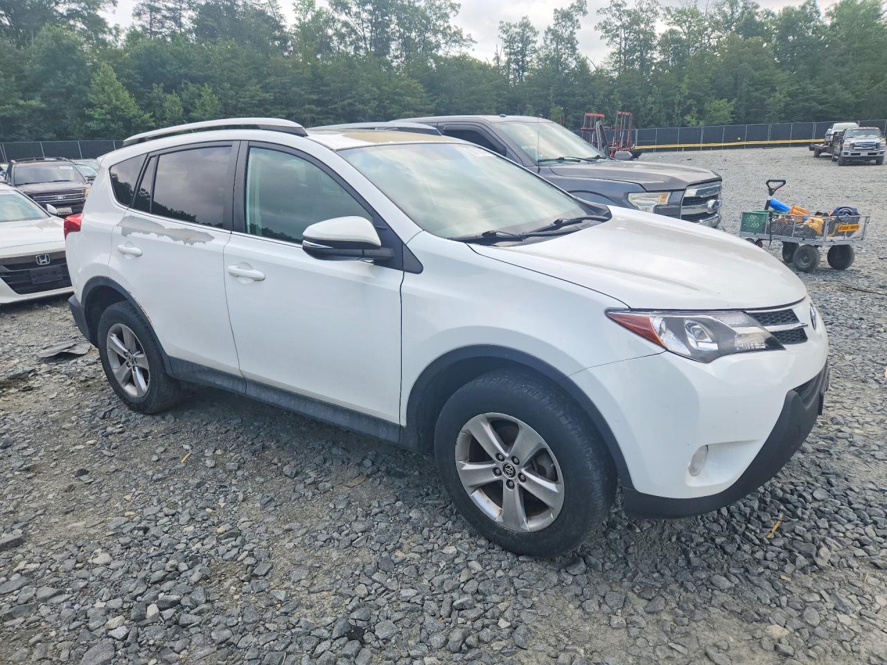 2015 Toyota Rav4 Xle Белый vin: 2T3RFREV6FW294801