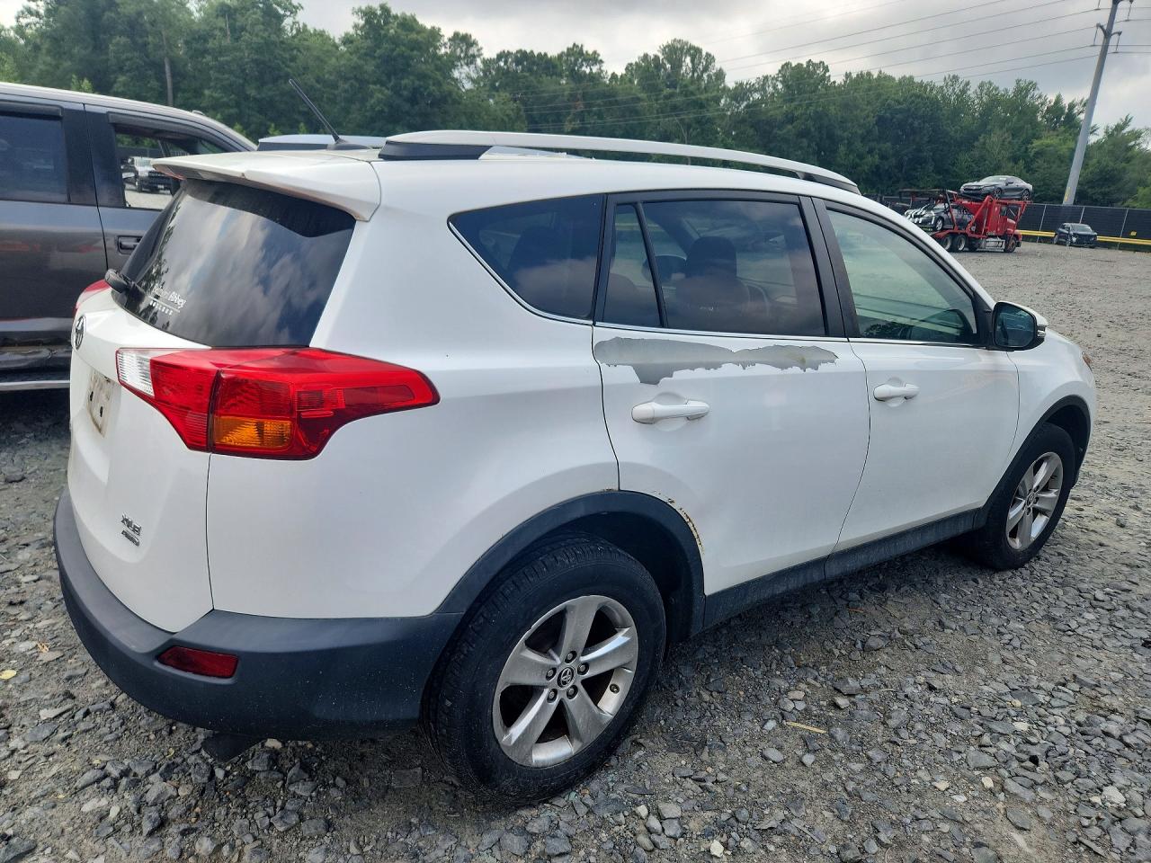 2015 Toyota Rav4 Xle Белый vin: 2T3RFREV6FW294801