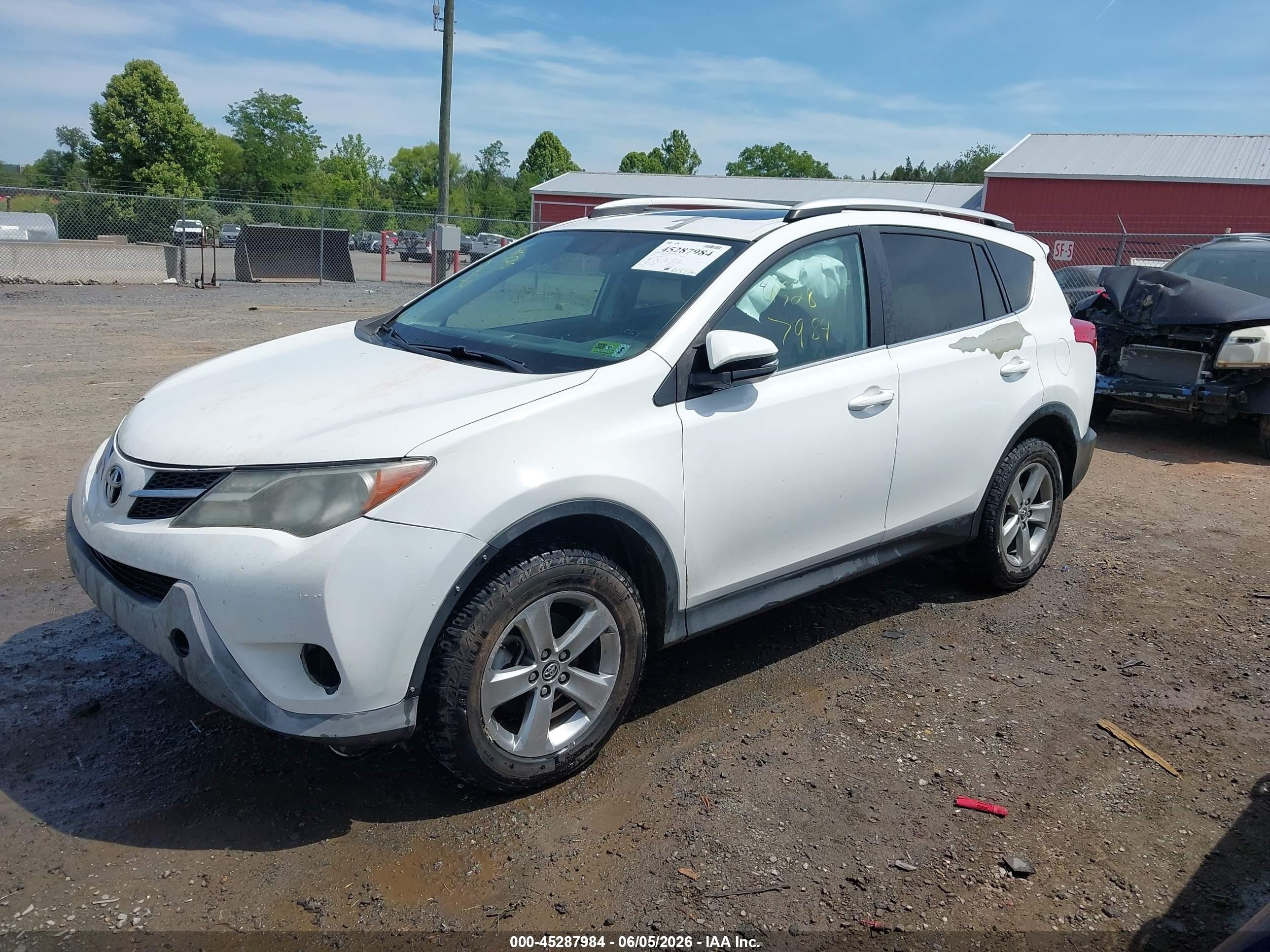 2015 Toyota Rav4 Xle White vin: 2T3RFREV6FW300354
