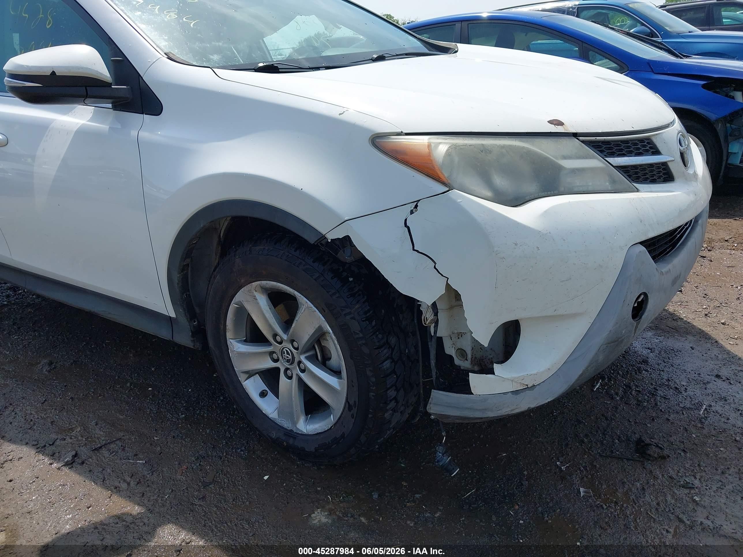 2015 Toyota Rav4 Xle White vin: 2T3RFREV6FW300354