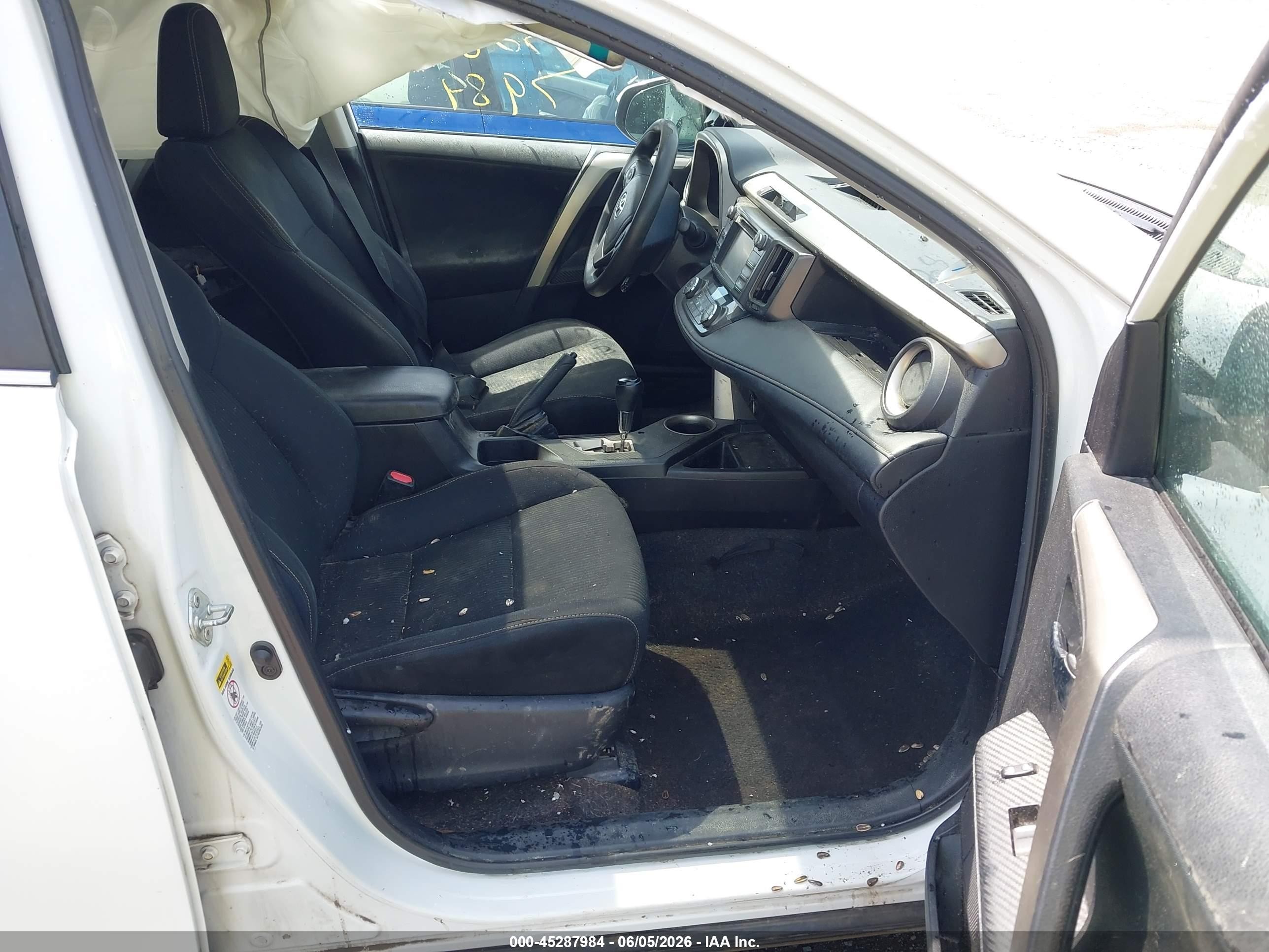 2015 Toyota Rav4 Xle White vin: 2T3RFREV6FW300354