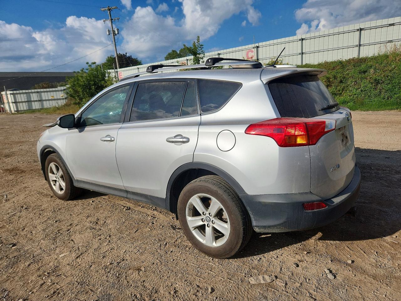 2015 Toyota Rav4 Xle Серебряный vin: 2T3RFREV6FW324475