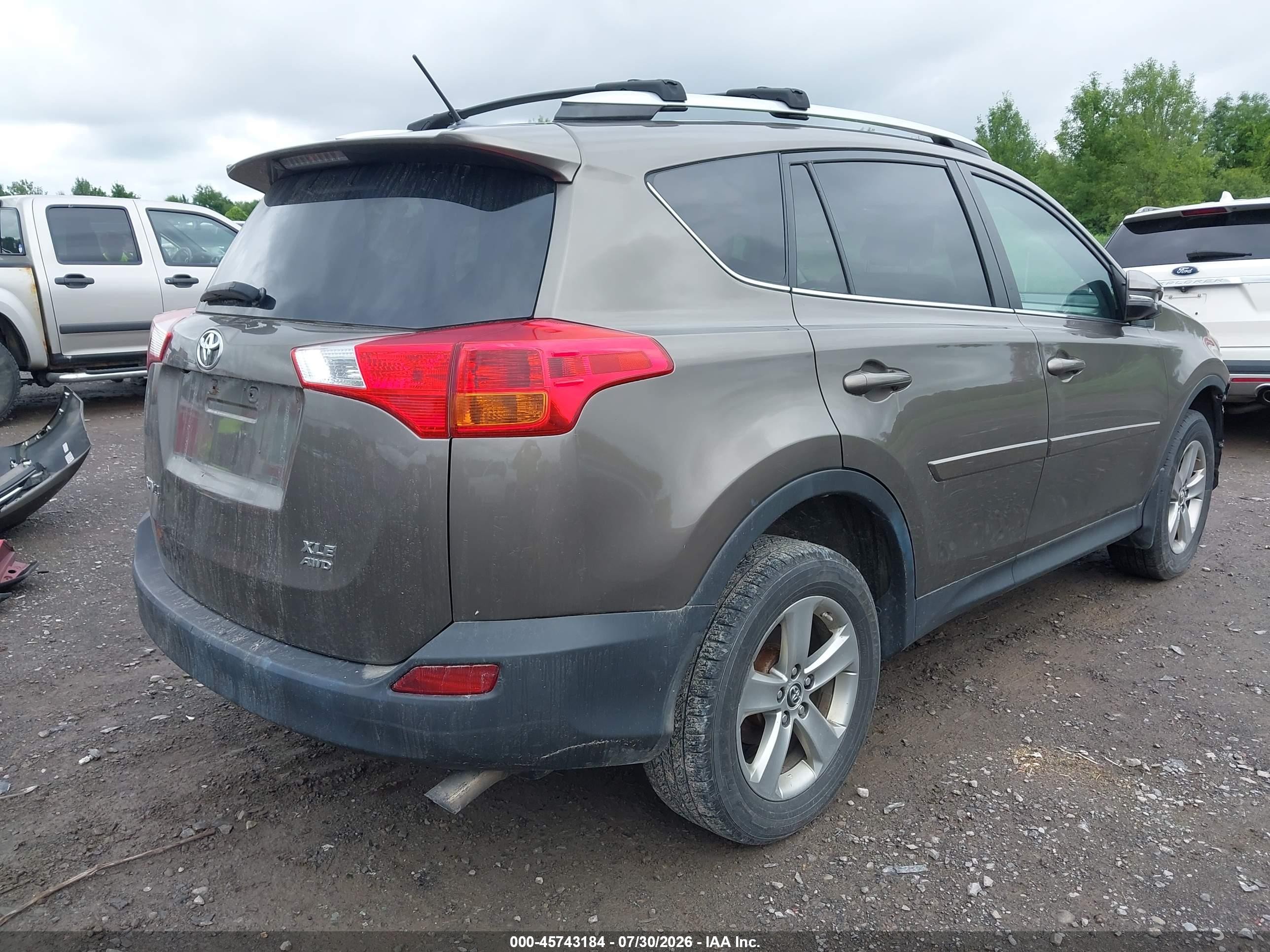 2015 Toyota Rav4 Xle Brown vin: 2T3RFREV6FW353006